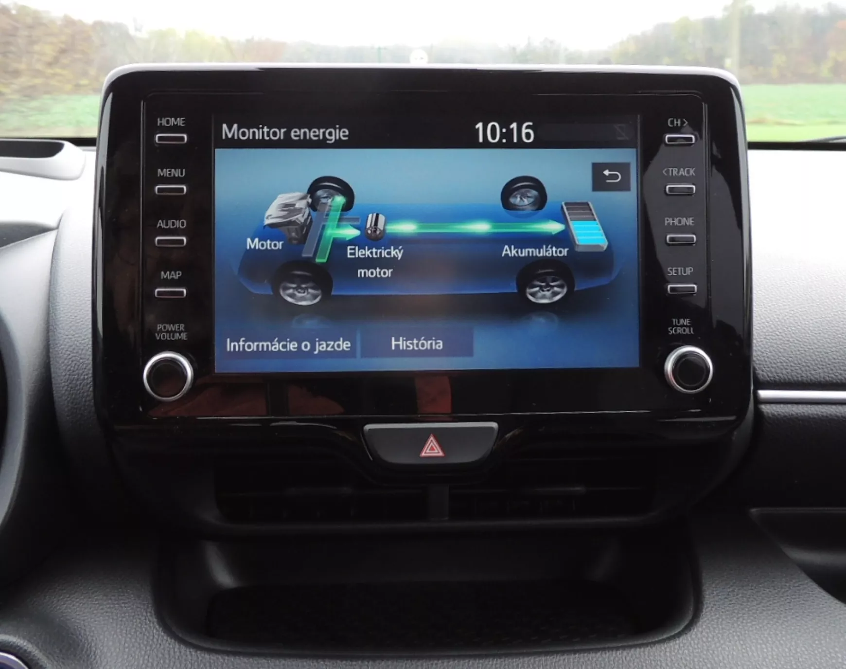 mazda2-hybrid-select-18