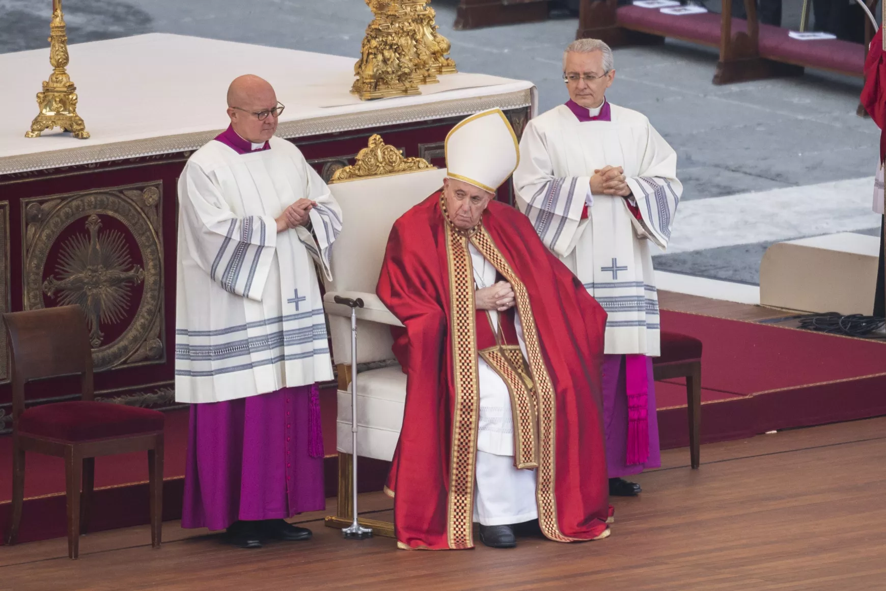 Benedek pápa temetése