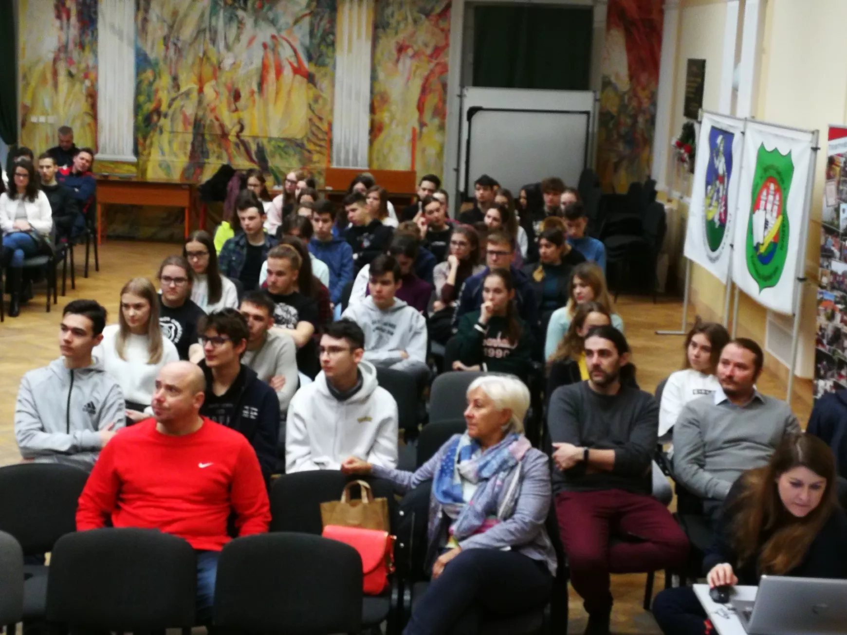 Virtuális hegyi túrán jártak a „selyés” gimisek 