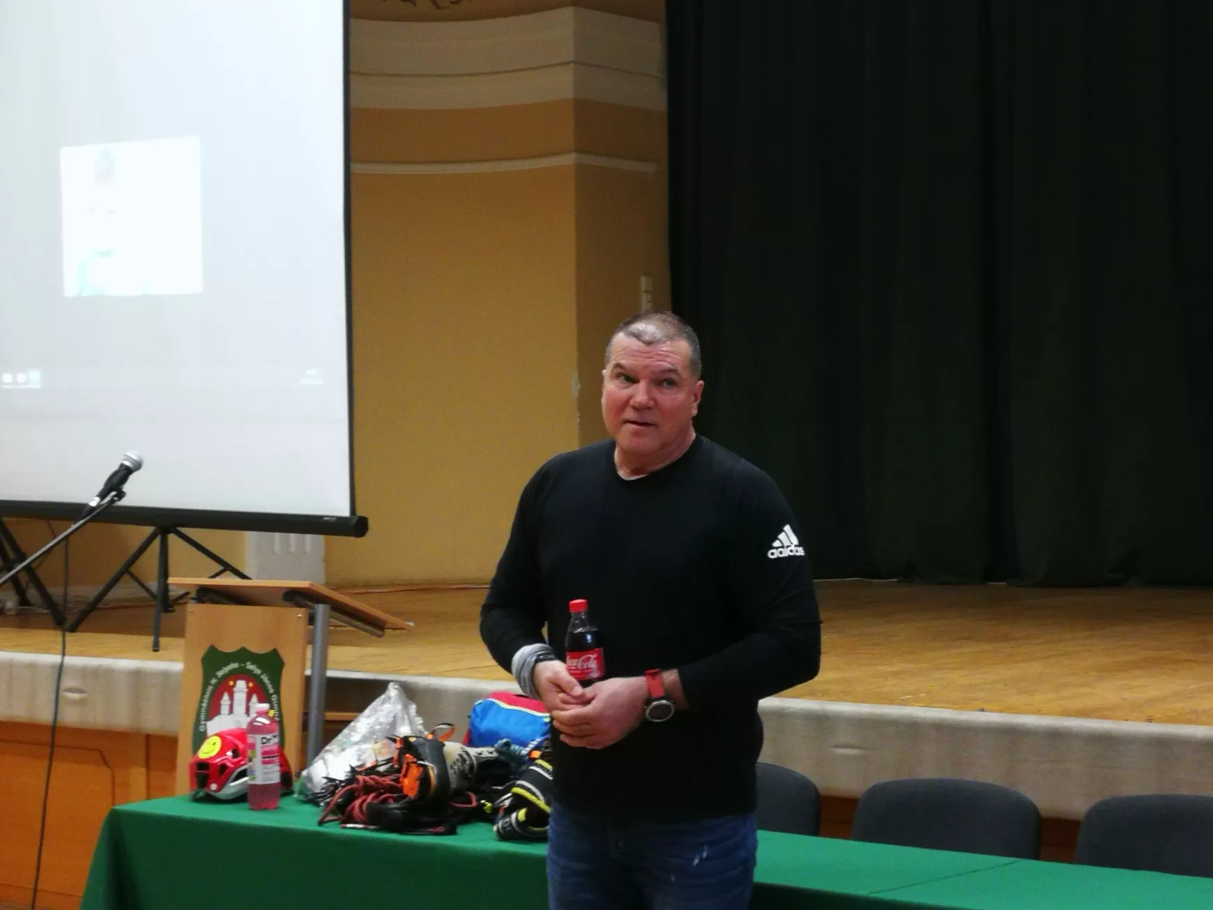 Virtuális hegyi túrán jártak a „selyés” gimisek 