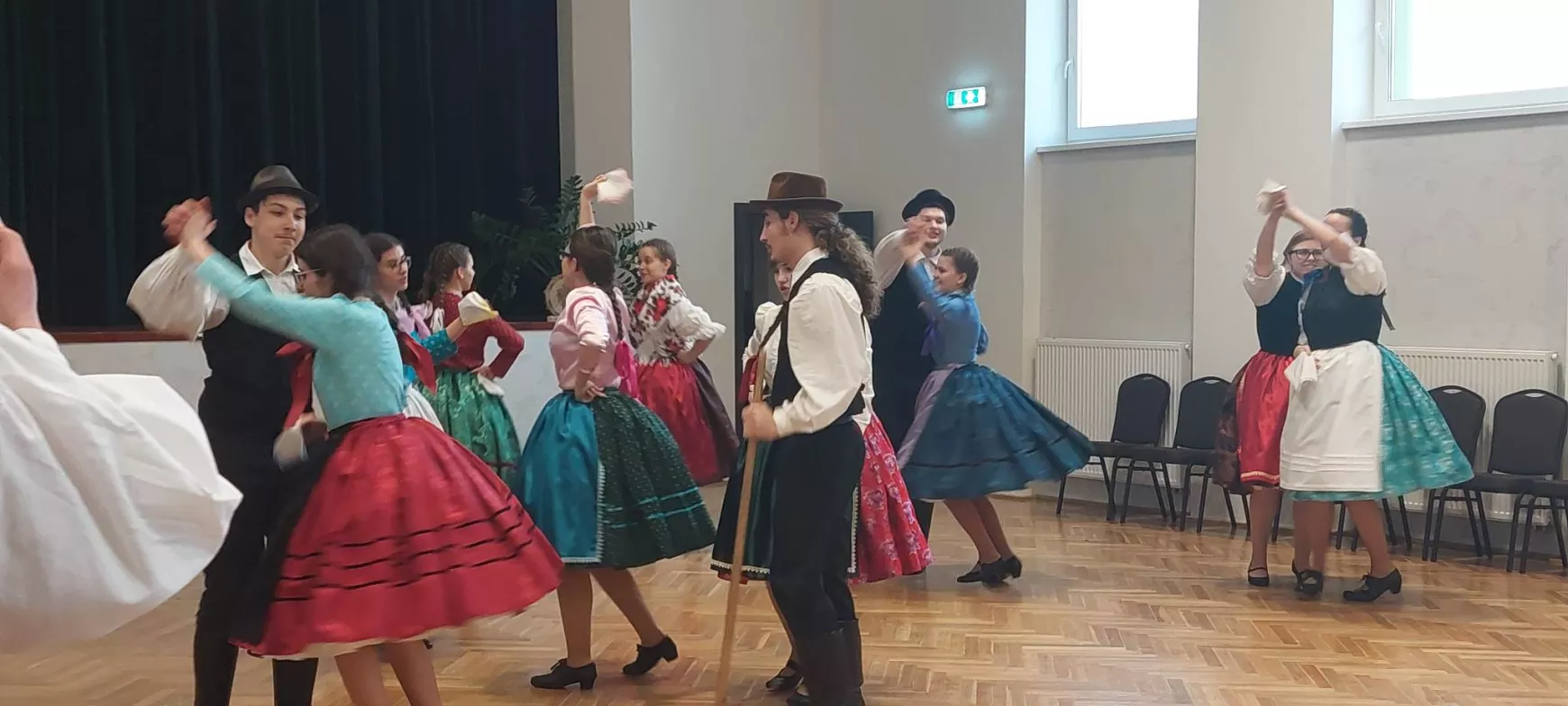 A Kacaj néptáncegyüttes