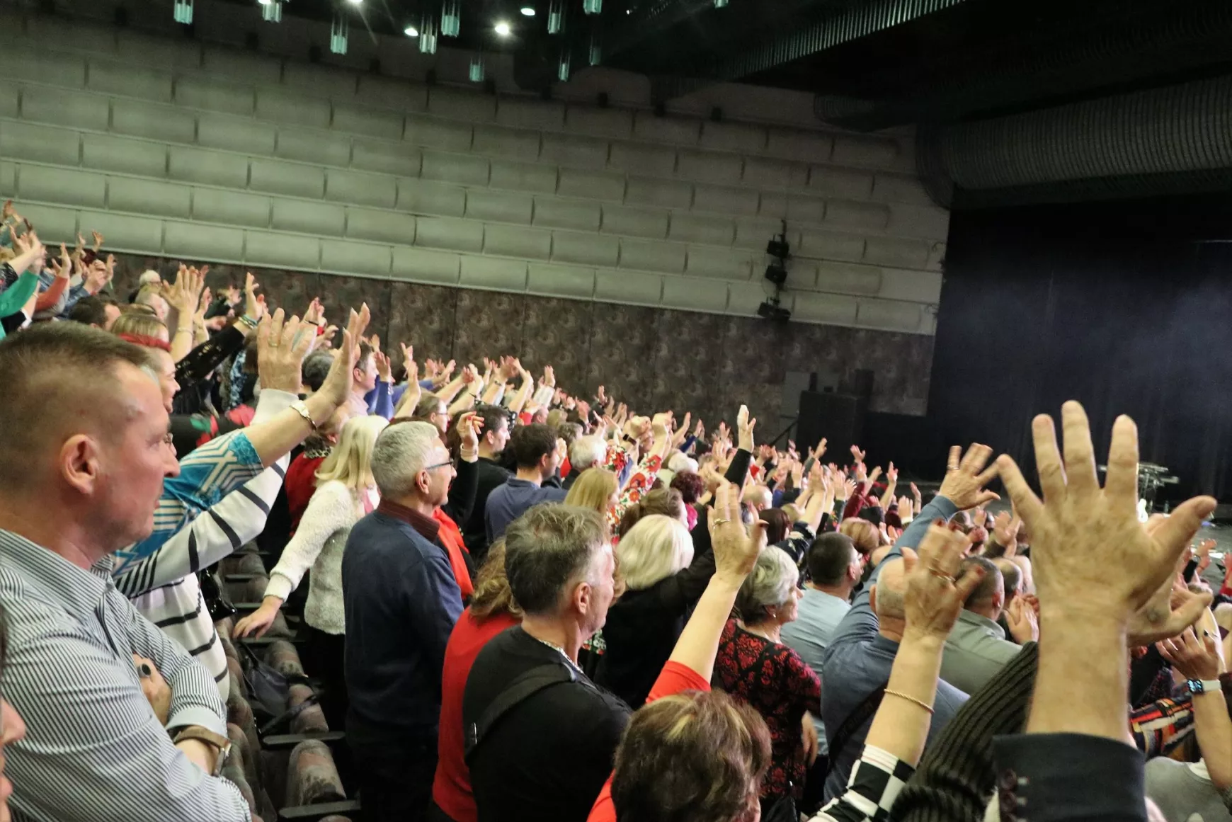  Fergeteges A Király-turnényitány a komáromi „Egressyben“ KÉPEKKEL
