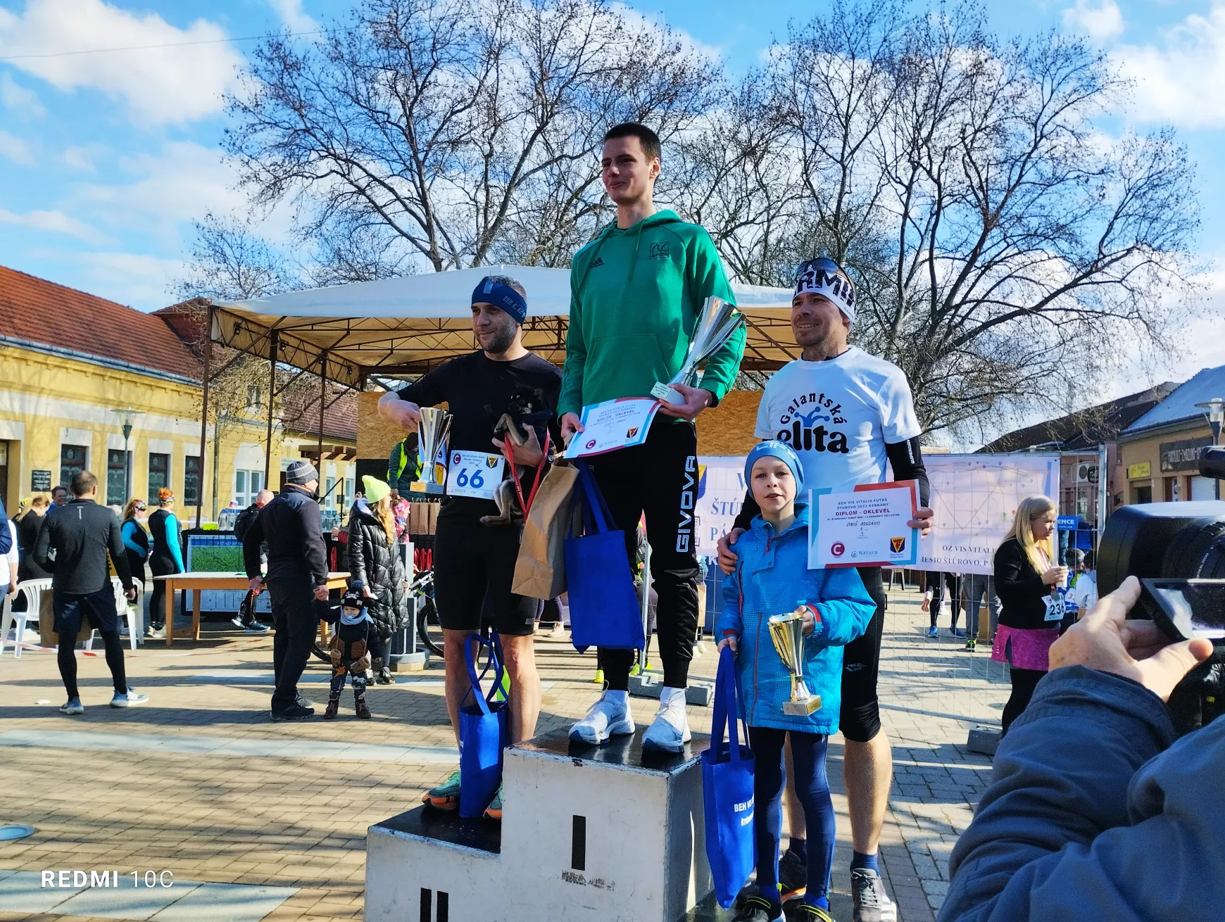 Szarka Gergő a dobogó legfelső fokán
