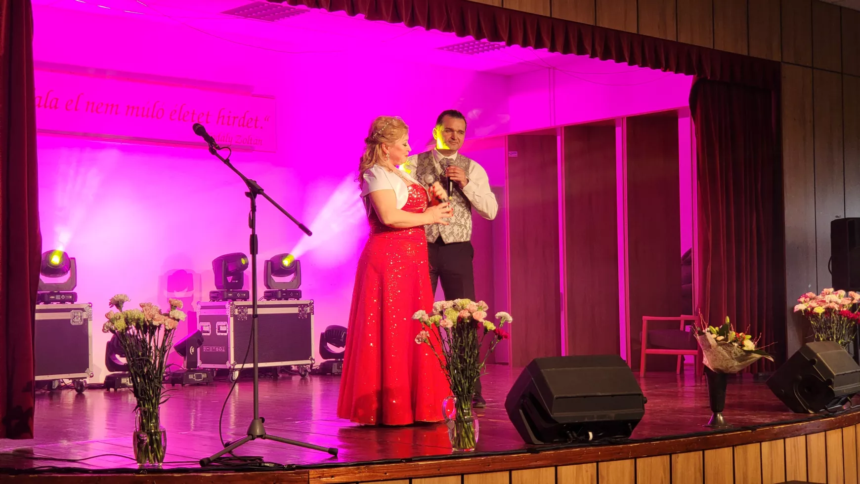 Szlezák Erika , operettgála