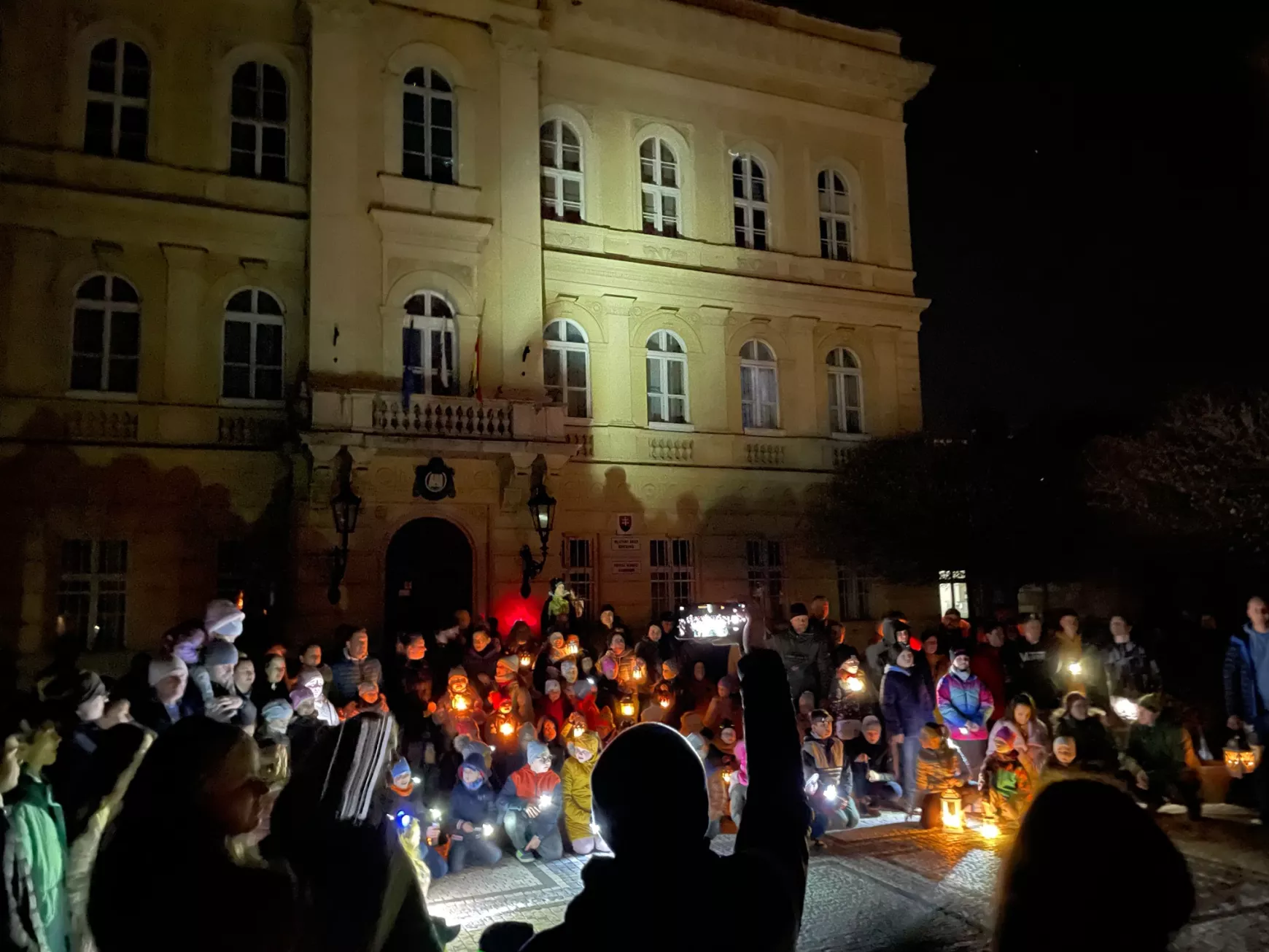 Tizenöt évvel ezelőtt vált nemzetközivé a  Föld órája kezdeményezés, amihez Komárom is csatlakozott