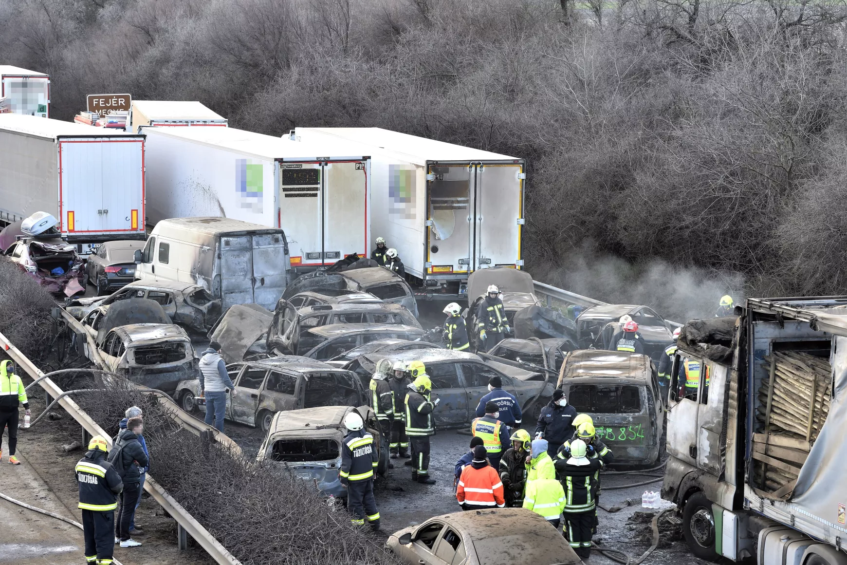 tömegbaleset az M1-esen