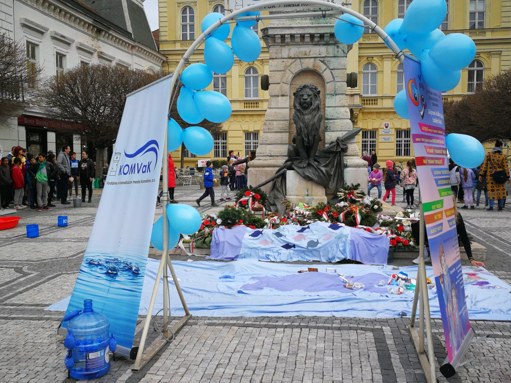 Versenyözön és díjeső a víz világnapján, a „folyók városában“