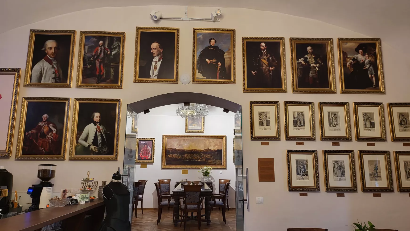 Értékes Esterházy-brevárium a galántai Esterházy-kastélyban 
