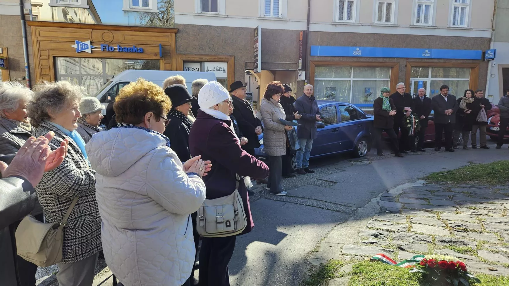 A szülőföldjükről elűzött elődeinkre emlékeztek Komáromban KÉPEKKEL