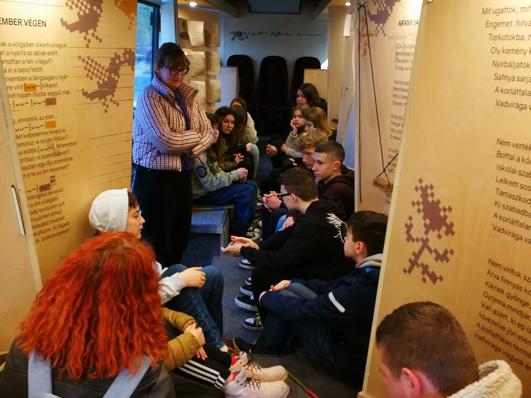 Petőfi-buszmustra és – könyvbemutató Komáromban KÉPEKKEL