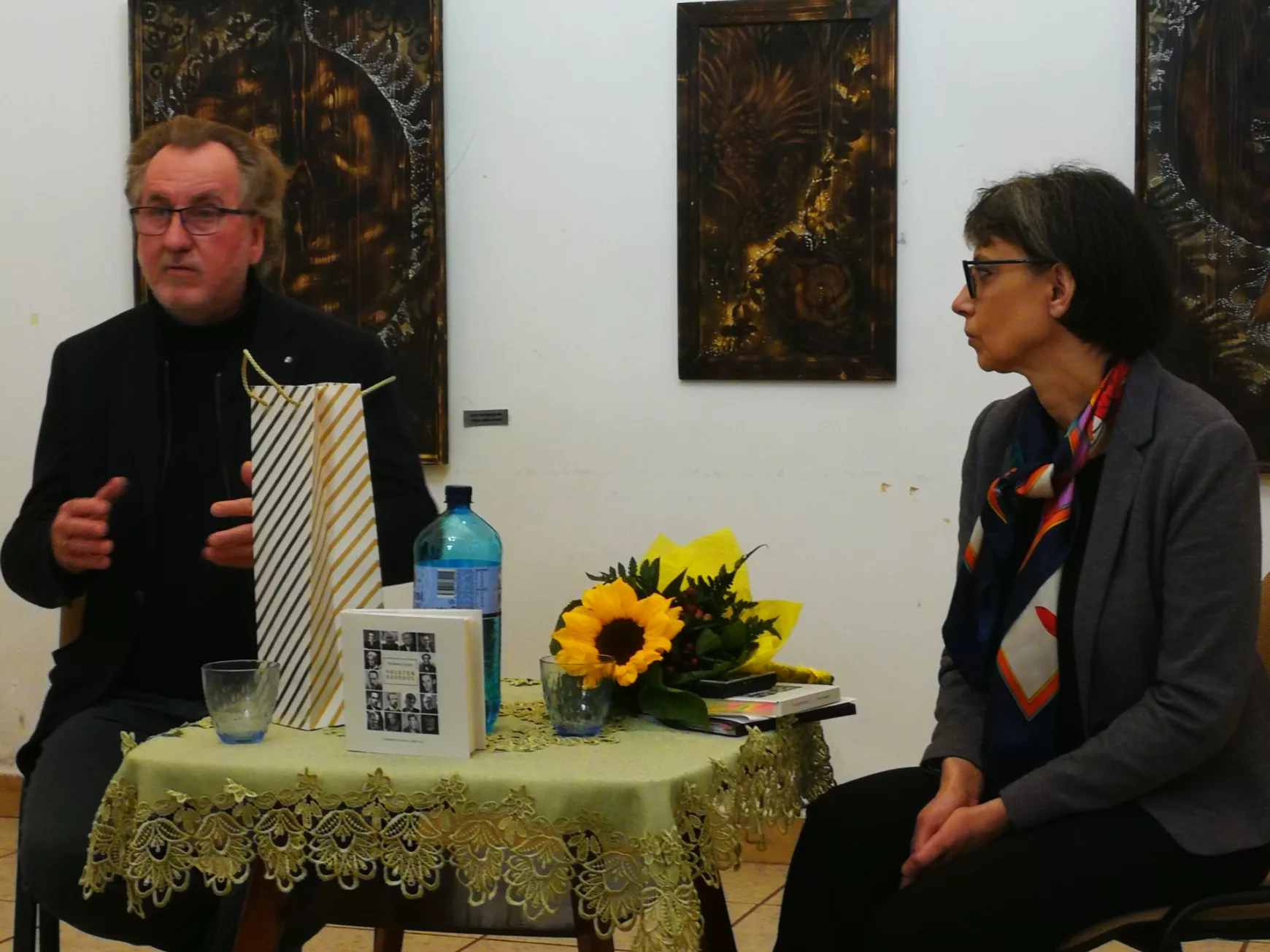Veletek egyedül: Hodossy Gyula új verseskötetét mutatták be Komáromban
