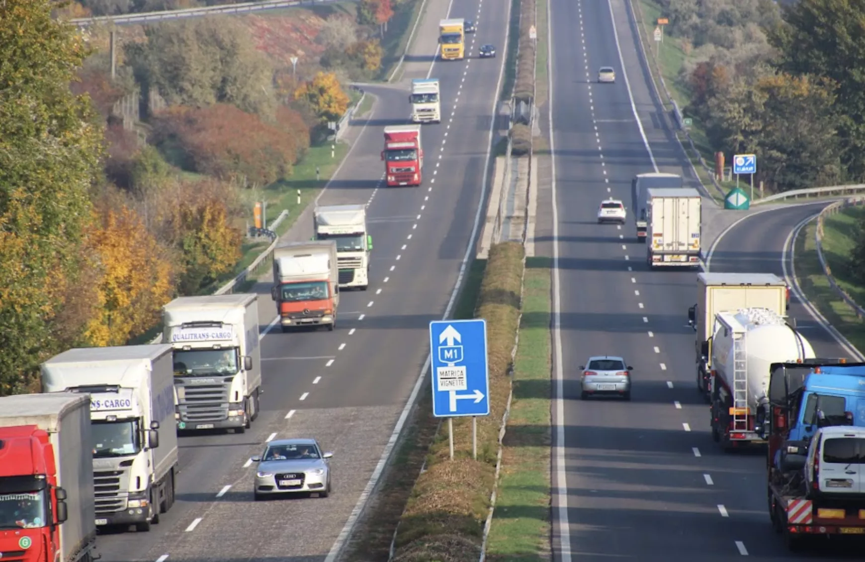M1 autópálya Tatabánya környéke