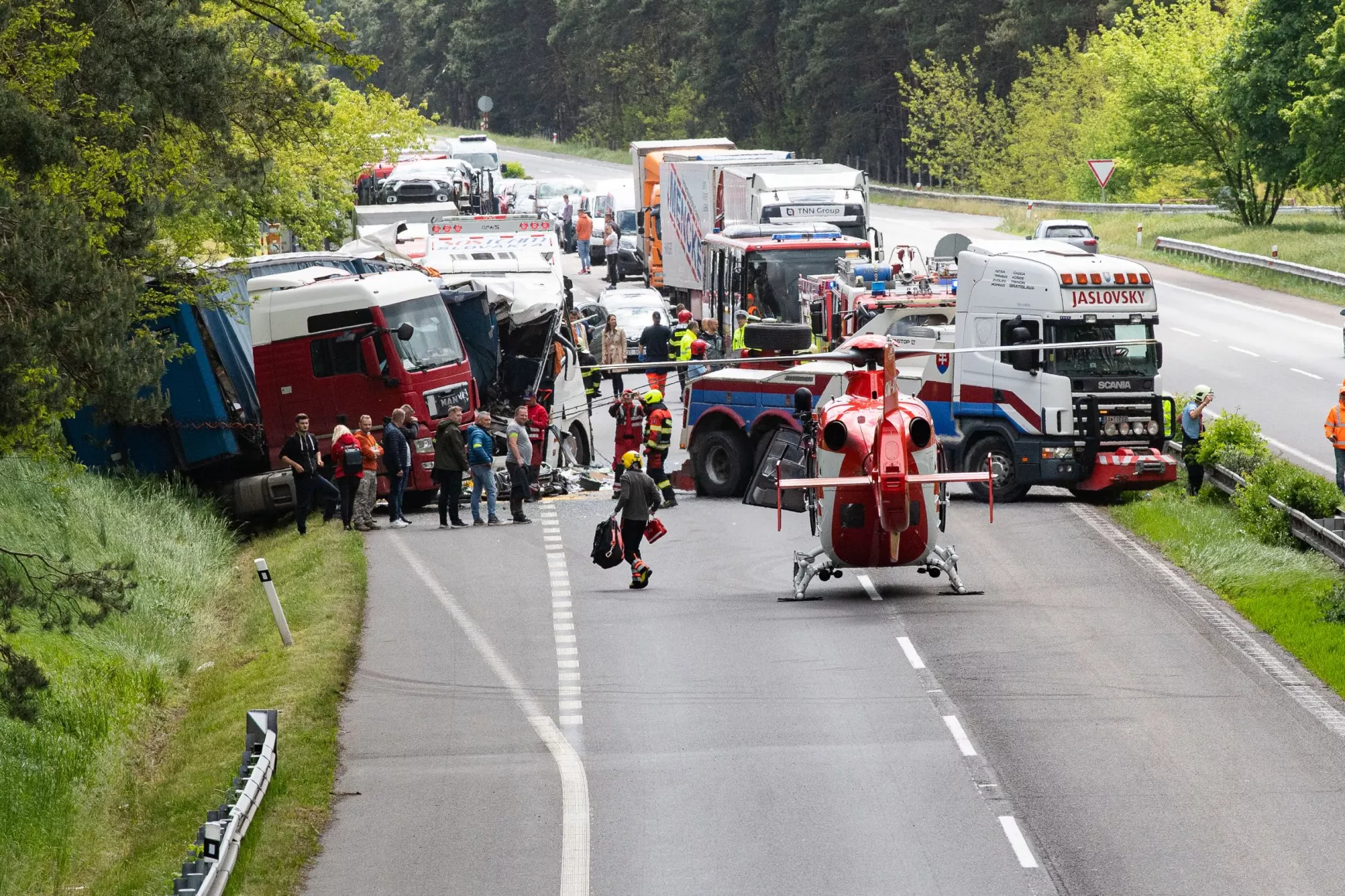 buszbaleset D2-es autópálya