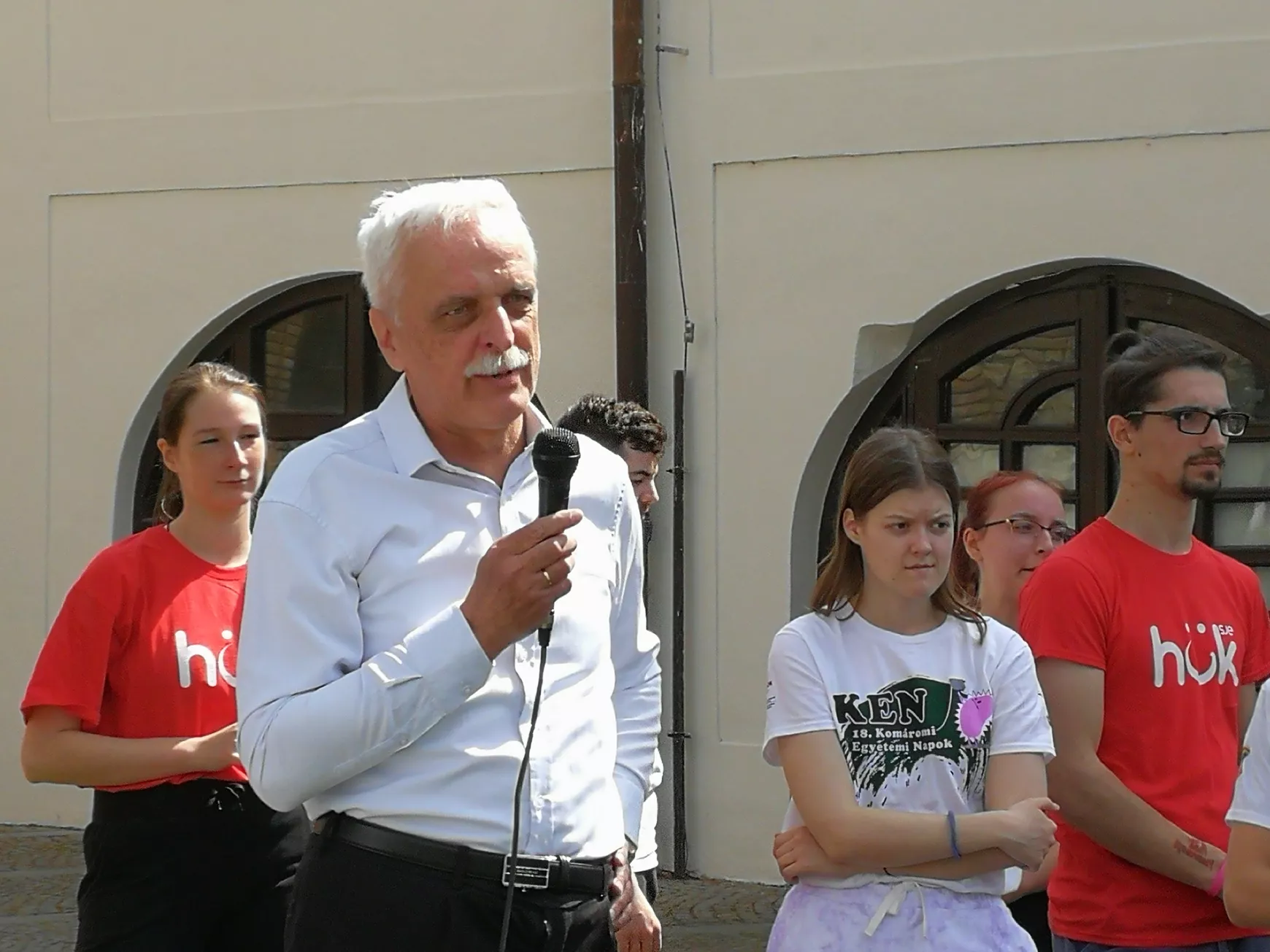 Futás a jövőért – elkezdődtek a XVIII. Komáromi Egyetemi Napok  KÉPEKKEL