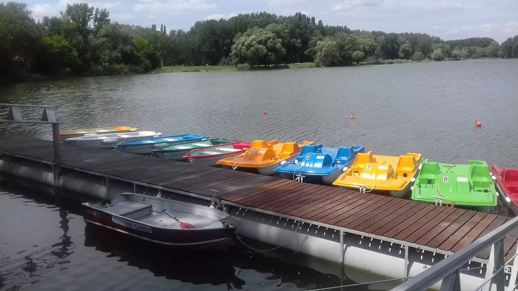 Folyamatos fejlesztések és gyermeknapi ajándék a „komáromi Balatonon”