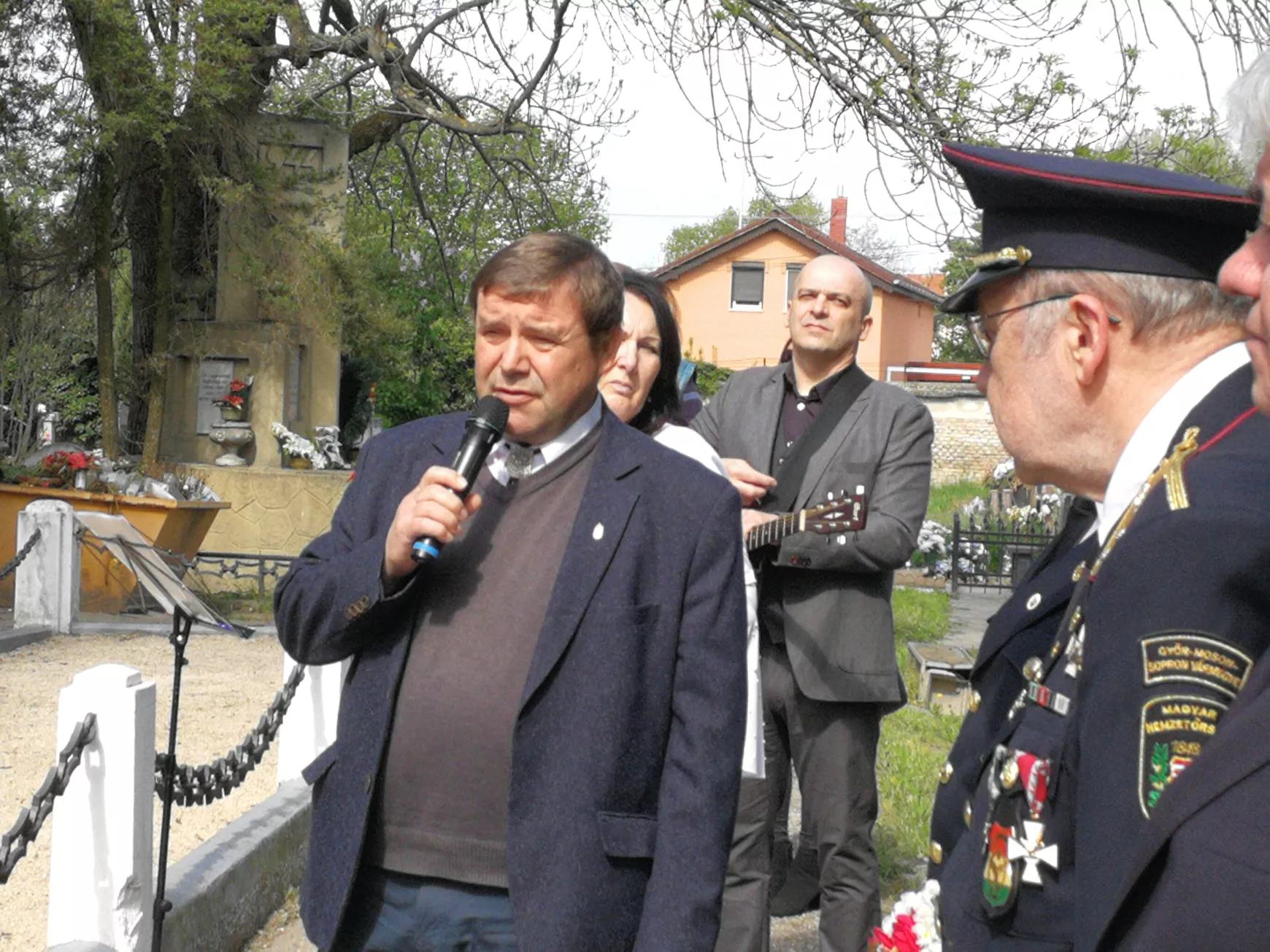 A Komáromi Áttörés áldozataira emlékeztünk: „az őseink nem akartak Csehszlovákia része lenni...“  KÉPEKKEL
