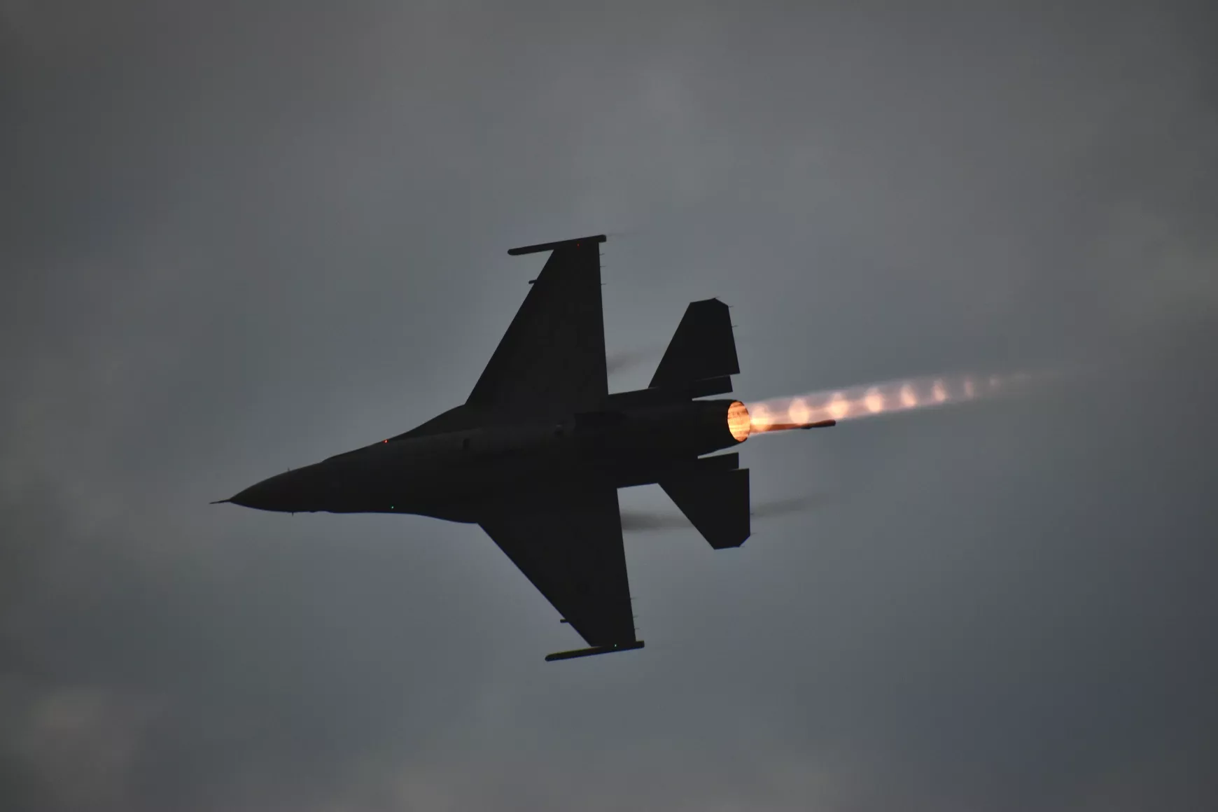 F-16