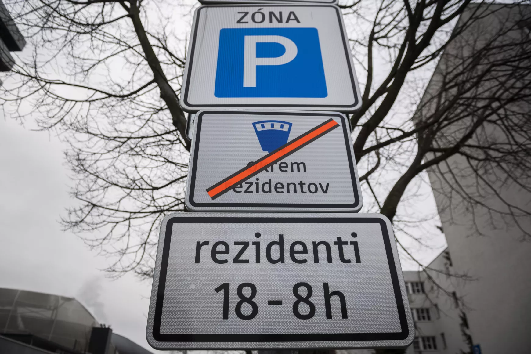 Rezidensparkoló a Téglamenzőn