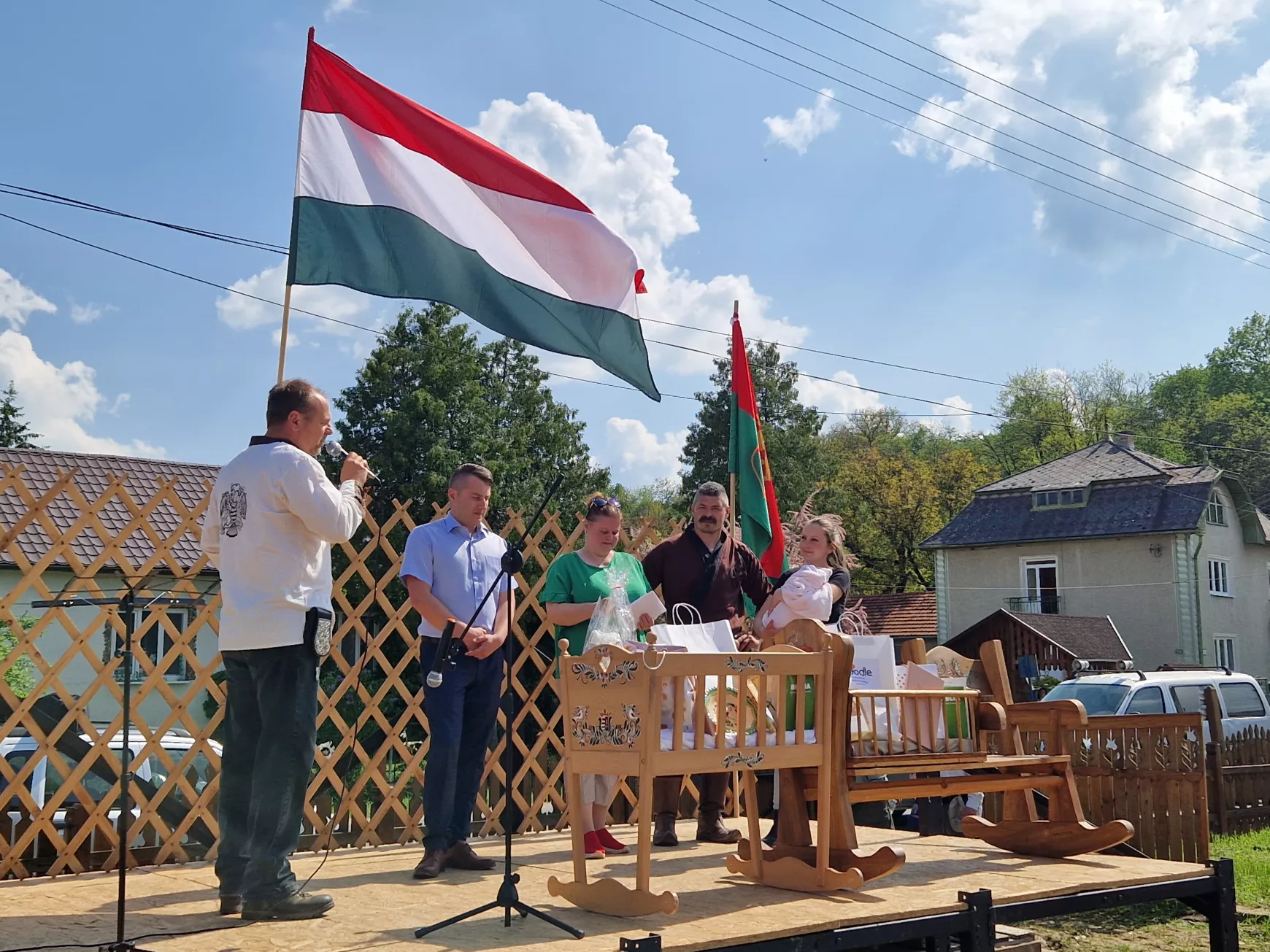 A vándorbölcsők átadása