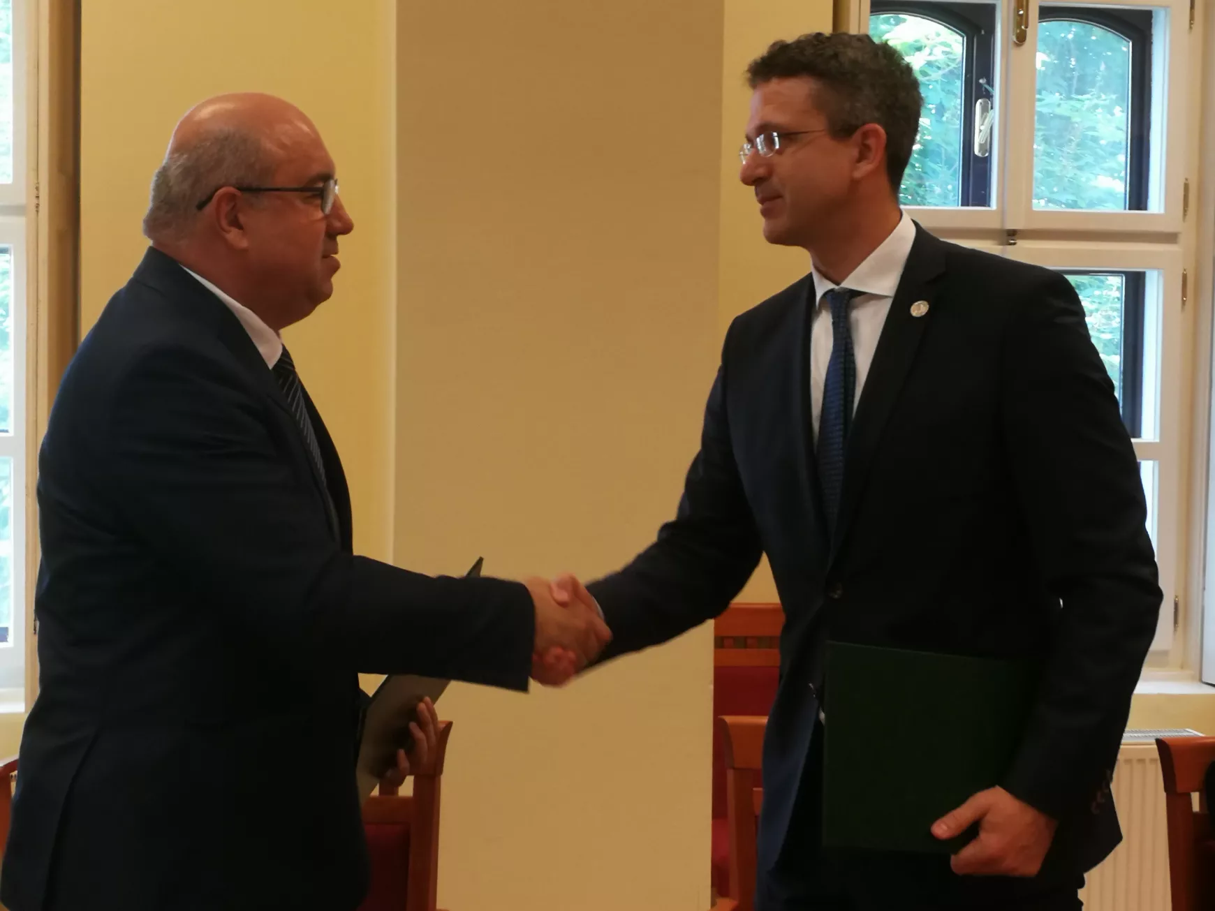 Történelmi pillanat a Selye János Egyetemen: sokrétű együttműködés követi a memorandum mai aláírását