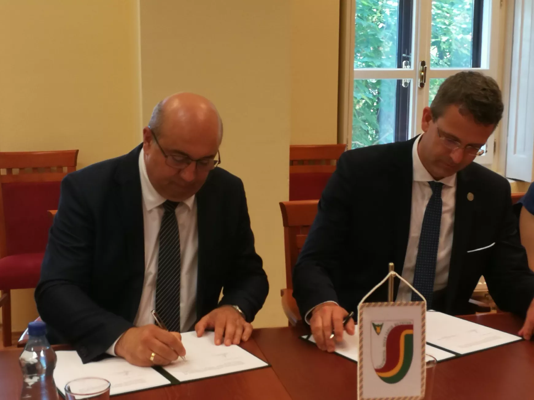  Történelmi pillanat a Selye János Egyetemen: sokrétű együttműködés követi a memorandum mai aláírását