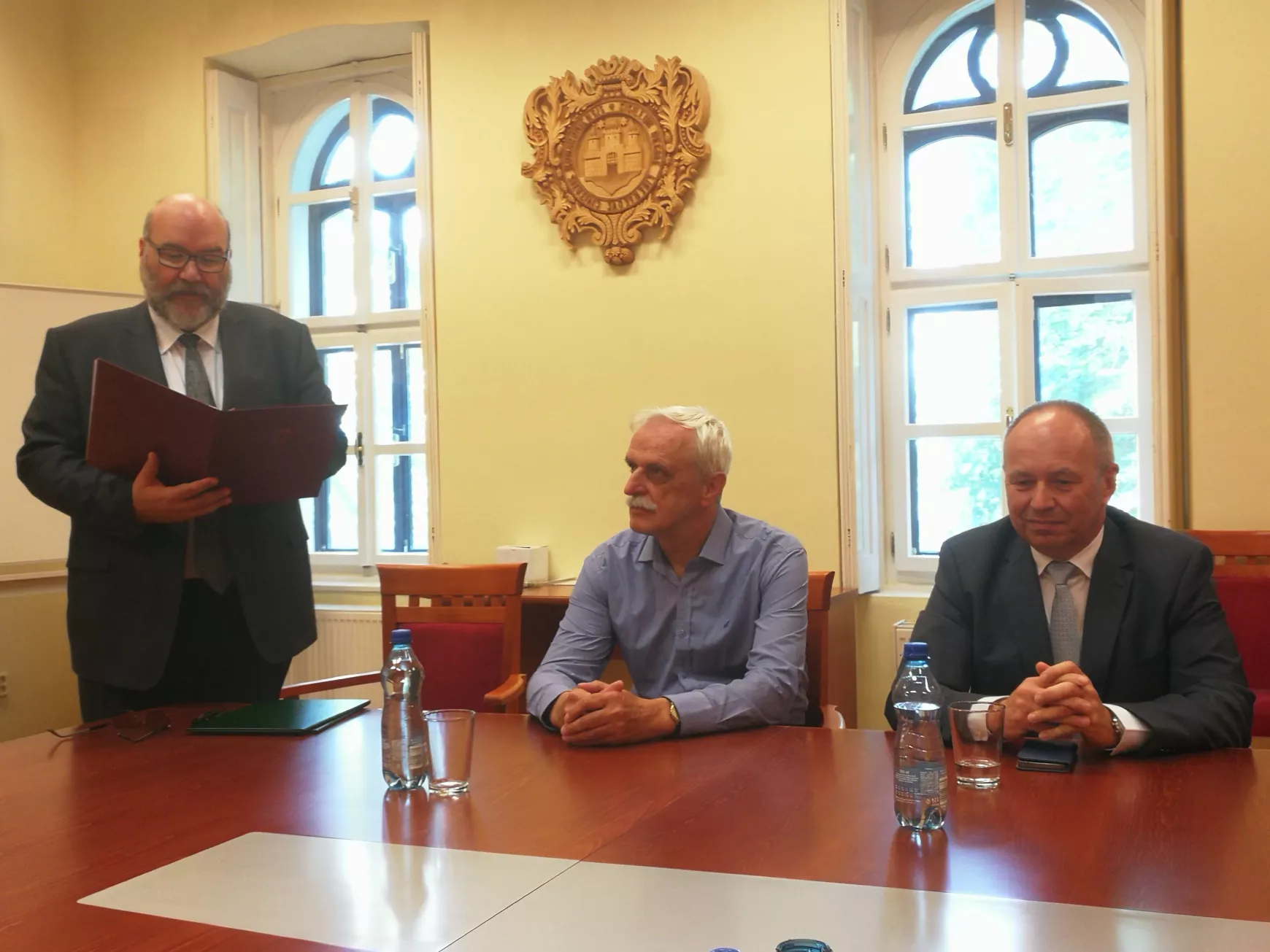  Történelmi pillanat a Selye János Egyetemen: sokrétű együttműködés követi a memorandum mai aláírását