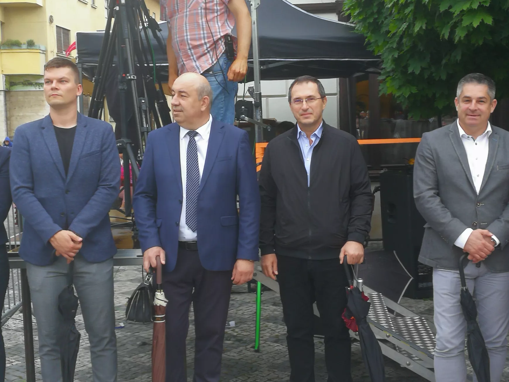  Az eső sem hiúsította meg a magyar közösség erősítését szolgáló Összetartozás Táncát KÉPEKKEL
