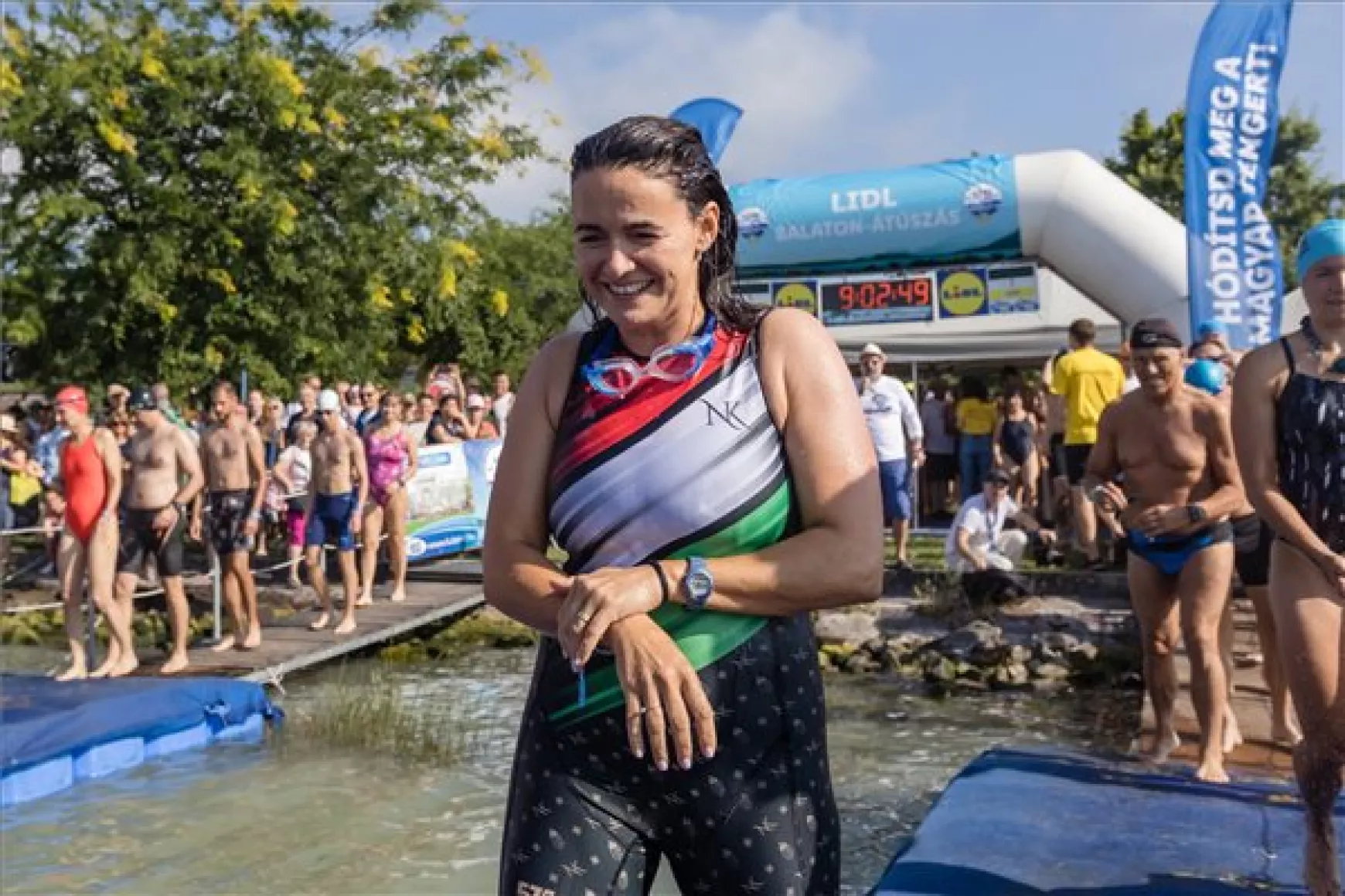 Novák Katalin köztársasági elnök az 5,2 kilométeres táv teljesítésére készül