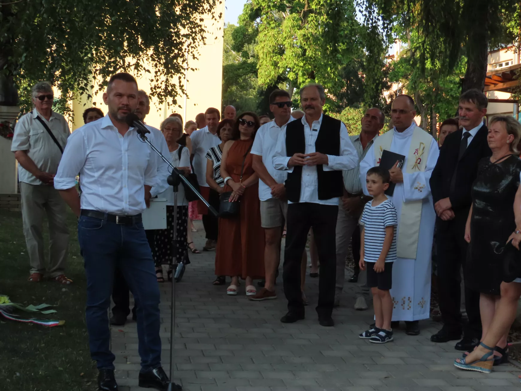 Branislav Becík a szobor adományozója