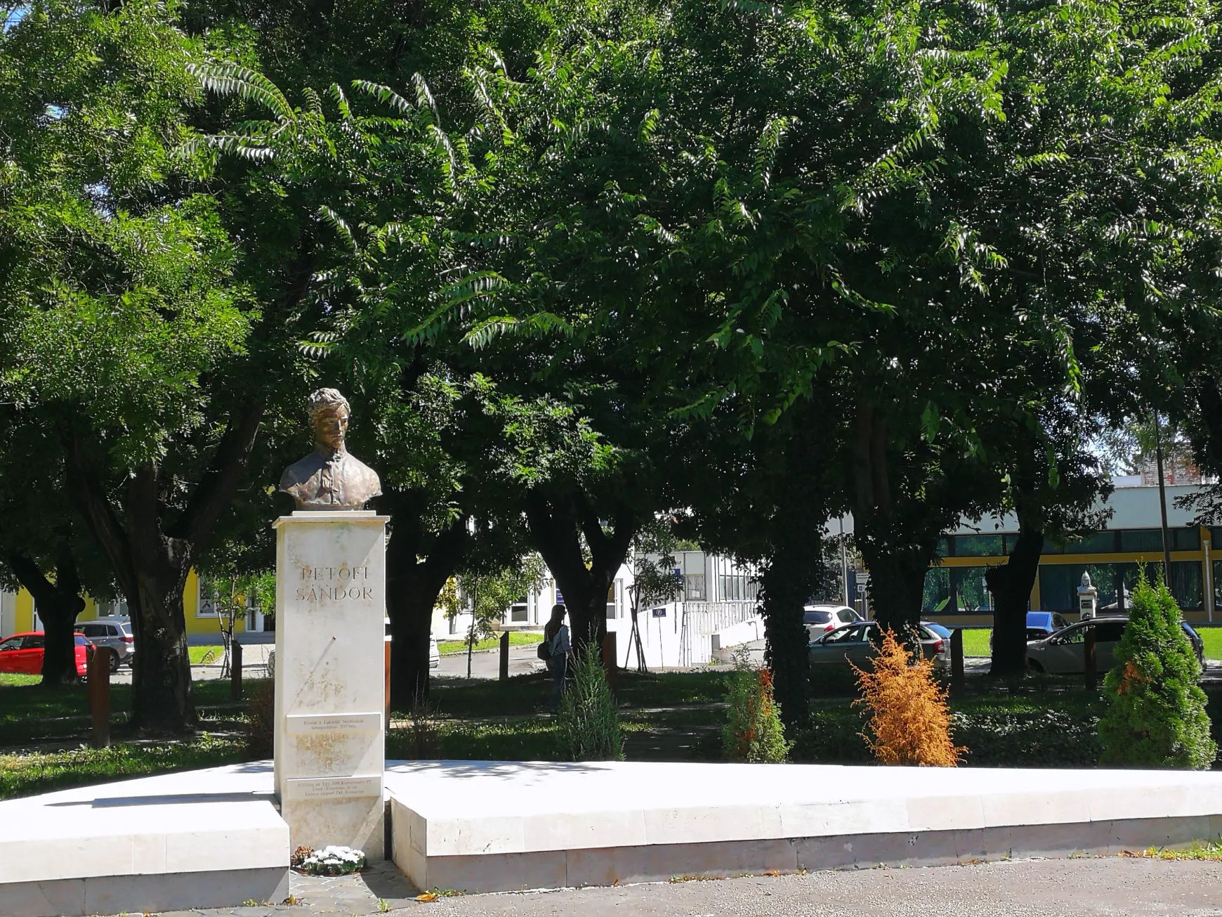 Szeptemberben új arculatot kap a komáromi „Petőfi park”