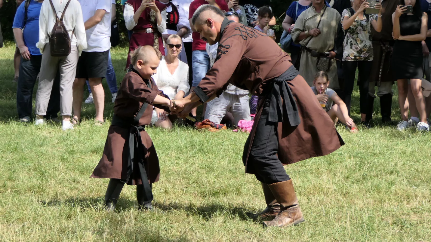 Sólyom a Felföldi Dalia Iskola bemutatóján