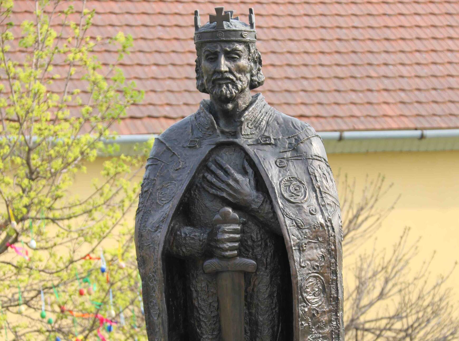 A tardoskeddi Szent István-szobor