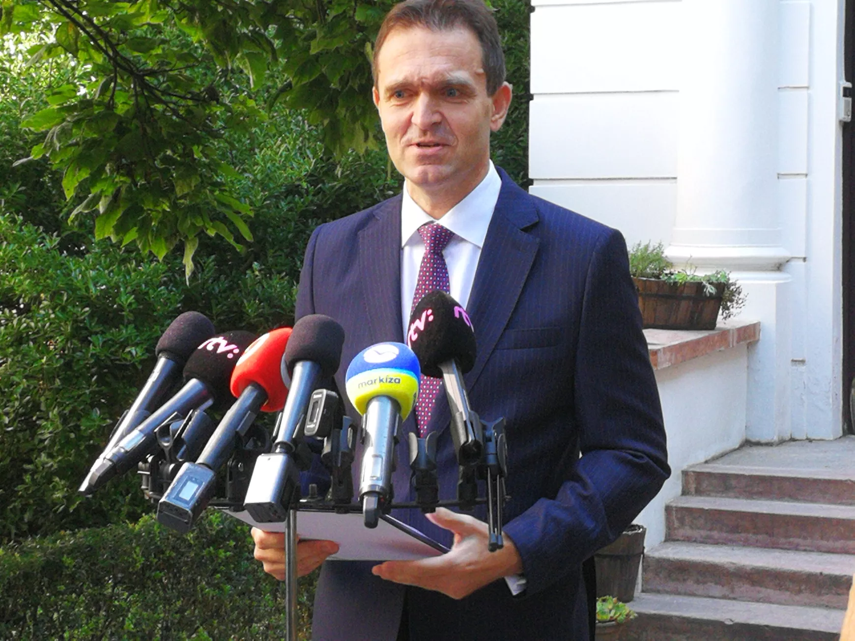 Előbb a volt évfolyamtársa, majd a média több képviselője faggatta Ódor kormányfőt 