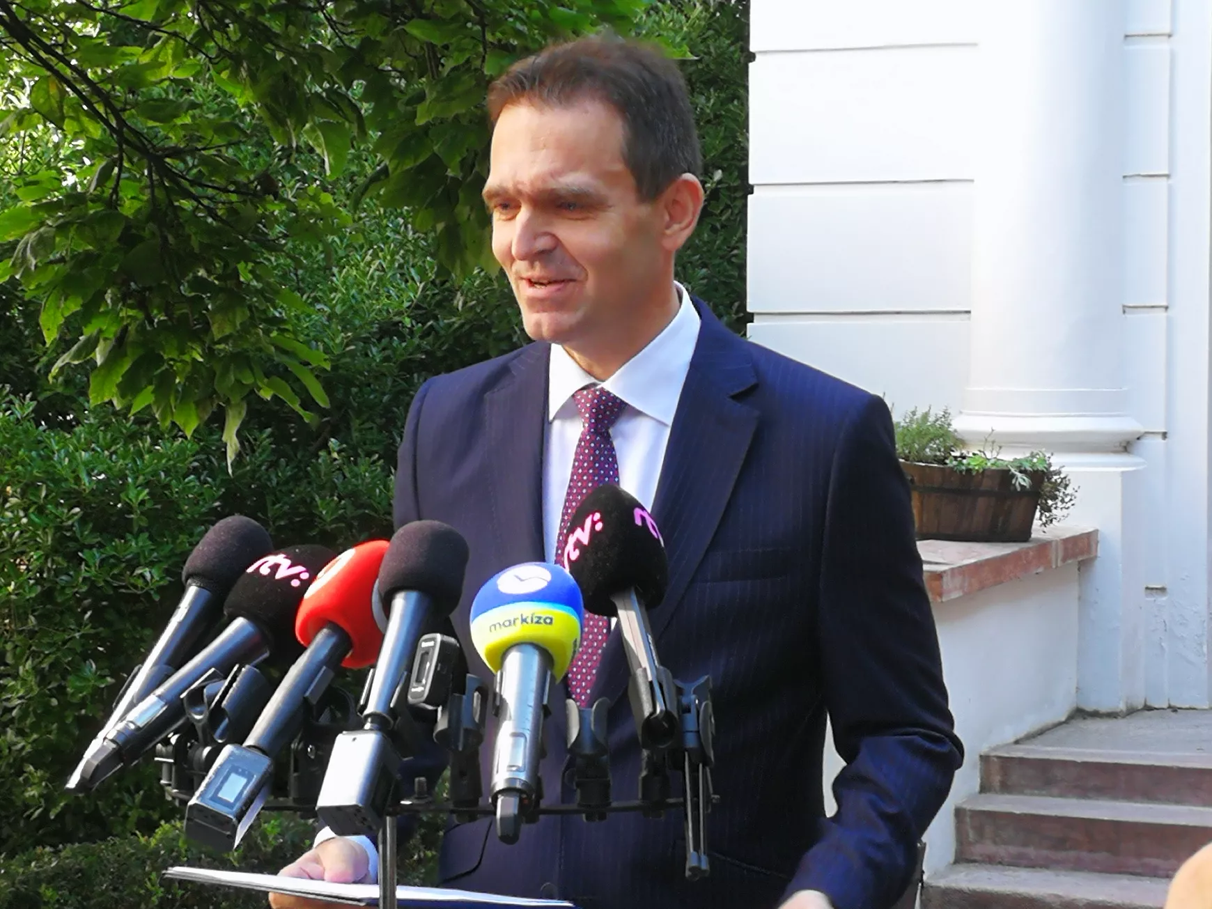 Előbb a volt évfolyamtársa, majd a média több képviselője faggatta Ódor kormányfőt 