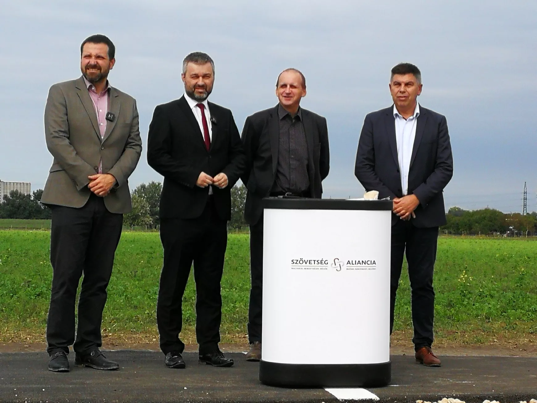 Pótolnák az infrastrukturális fejlesztések terén mutatkozó hiányt KÉPEKKEL
