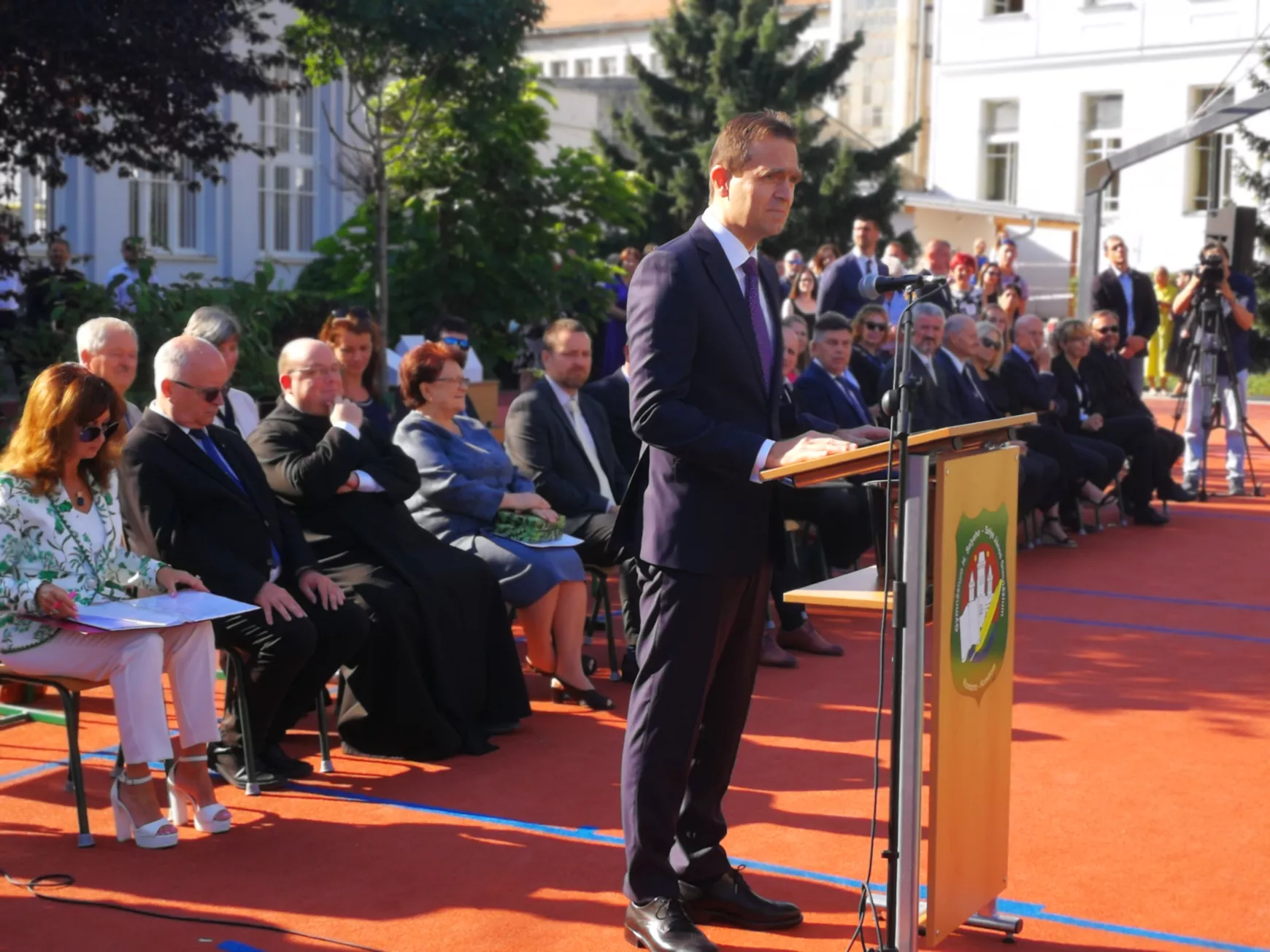 „Selyés“ tanévnyitó“ Ódor miniszterelnökkel: „Itt faragtak céltudatos emberré...“