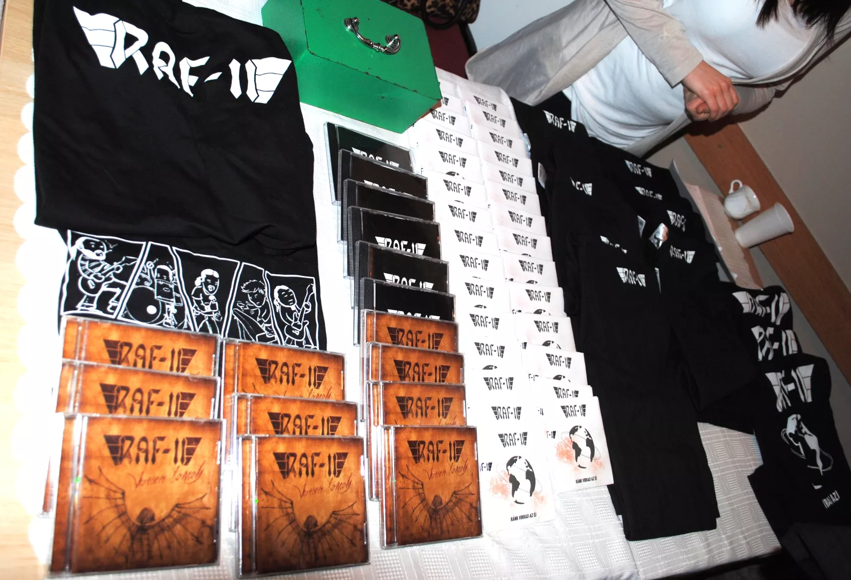 raf-ii-merch-termekek