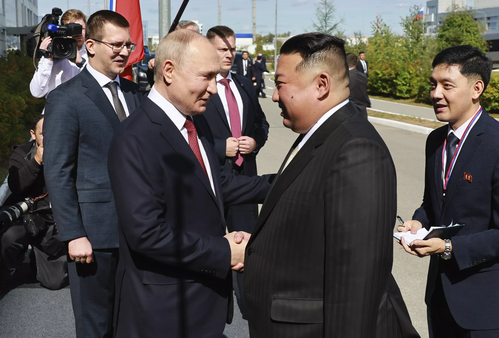 Vlagyimir Putyin és Kim Dzsong Un 