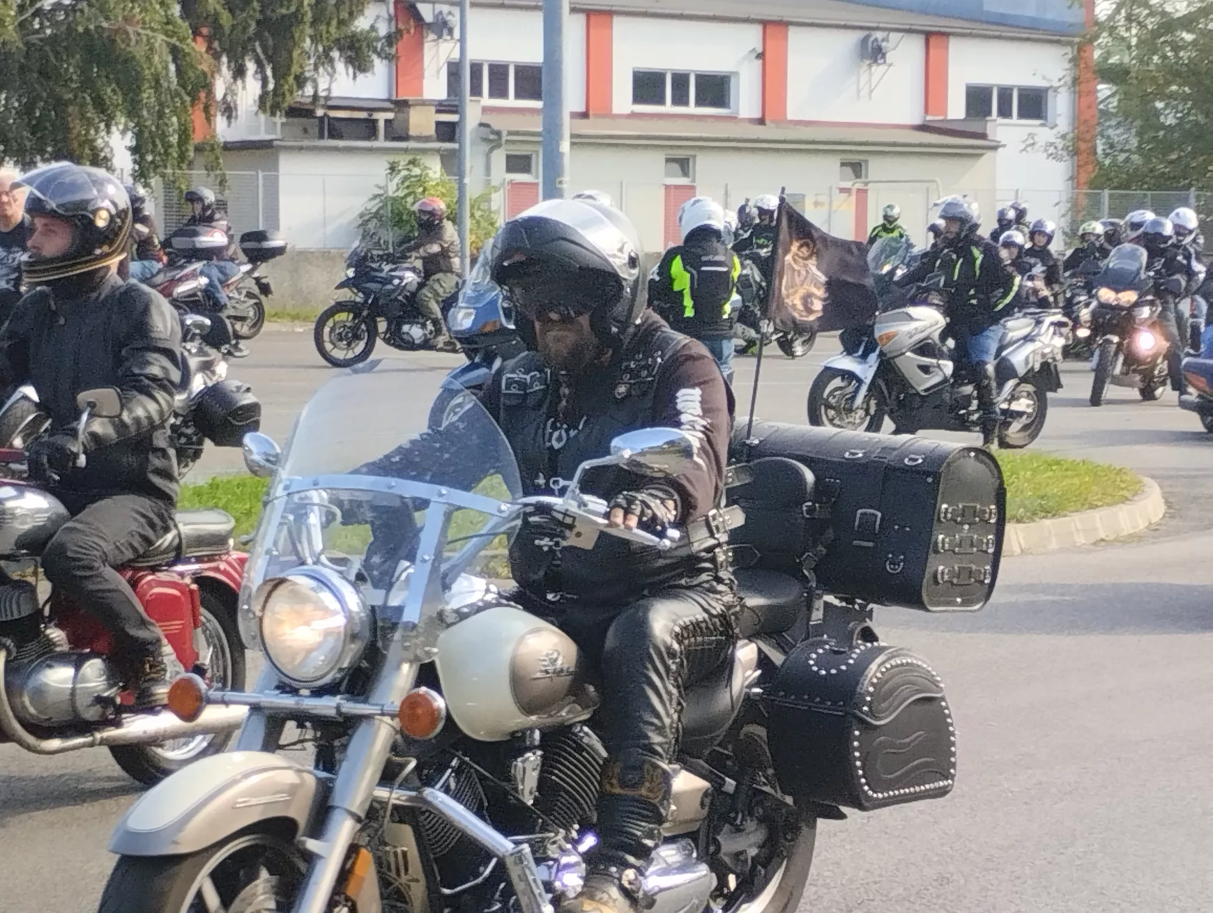 motorosok Párkány