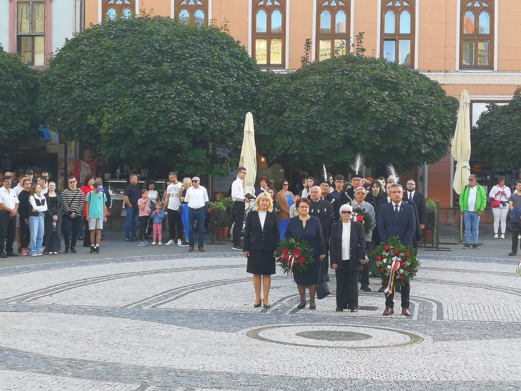 Komáromi megemlékezés: Belenyugszunk a sorsunkba vagy kiutat keresünk? KÉPEKKEL