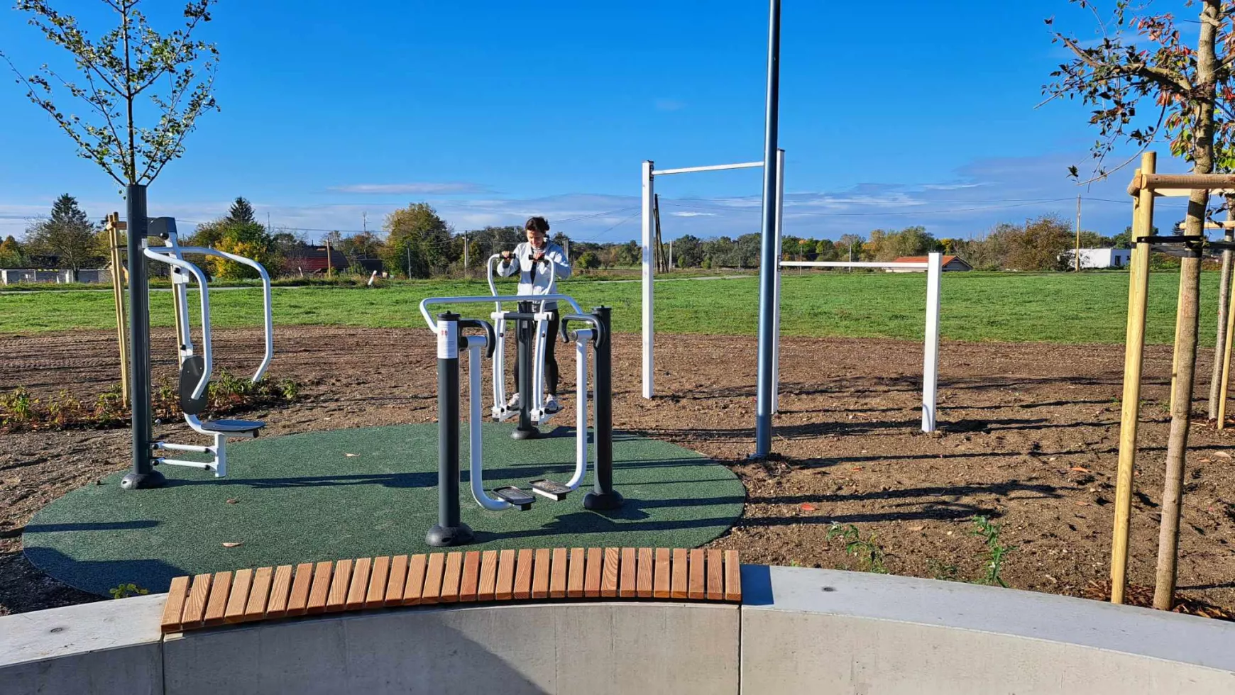 Többfunkciós pihenőpark létesült Komárom-Kabátfalun KÉPEKKEL