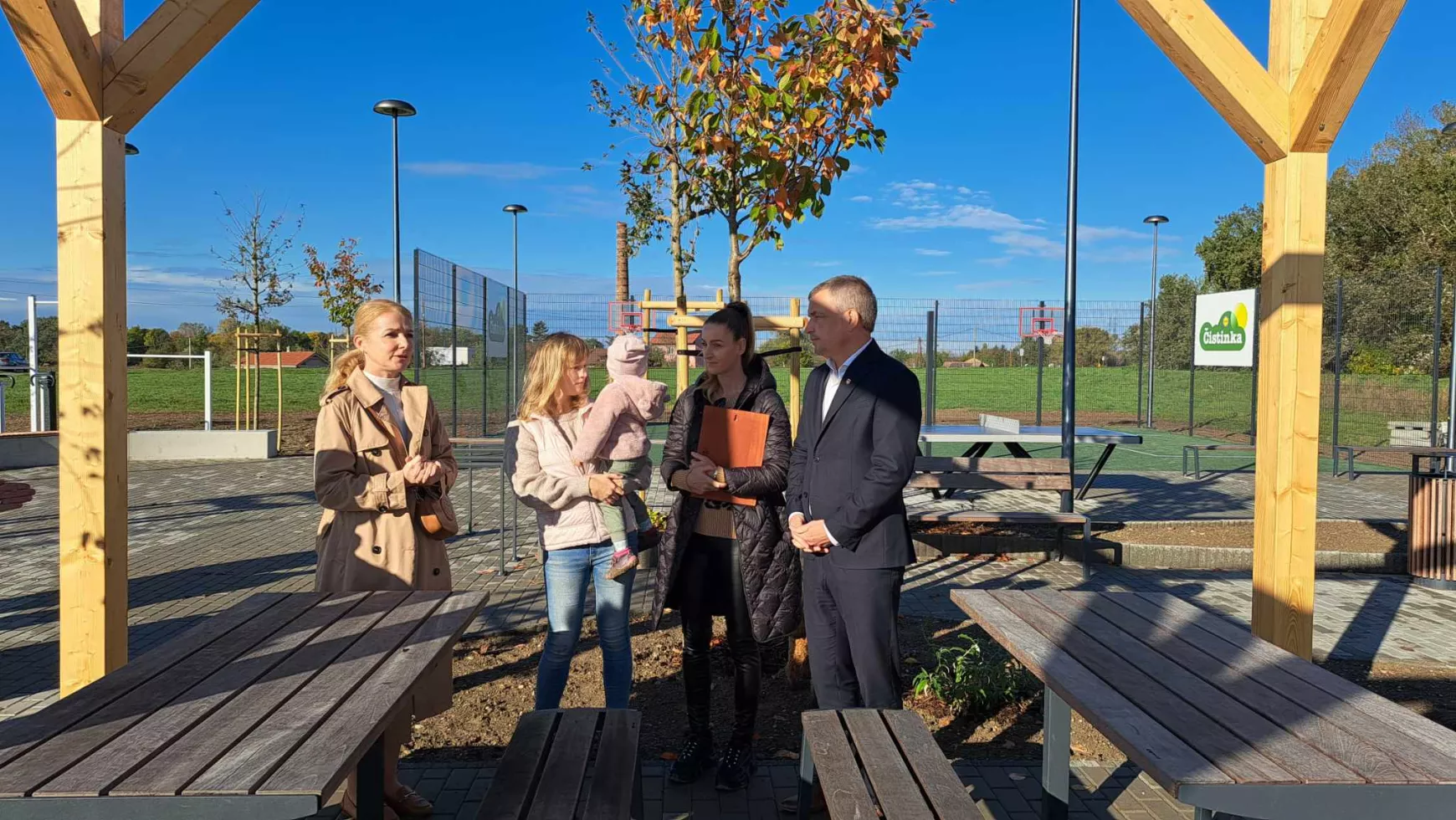 Többfunkciós pihenőpark létesült Komárom-Kabátfalun KÉPEKKEL