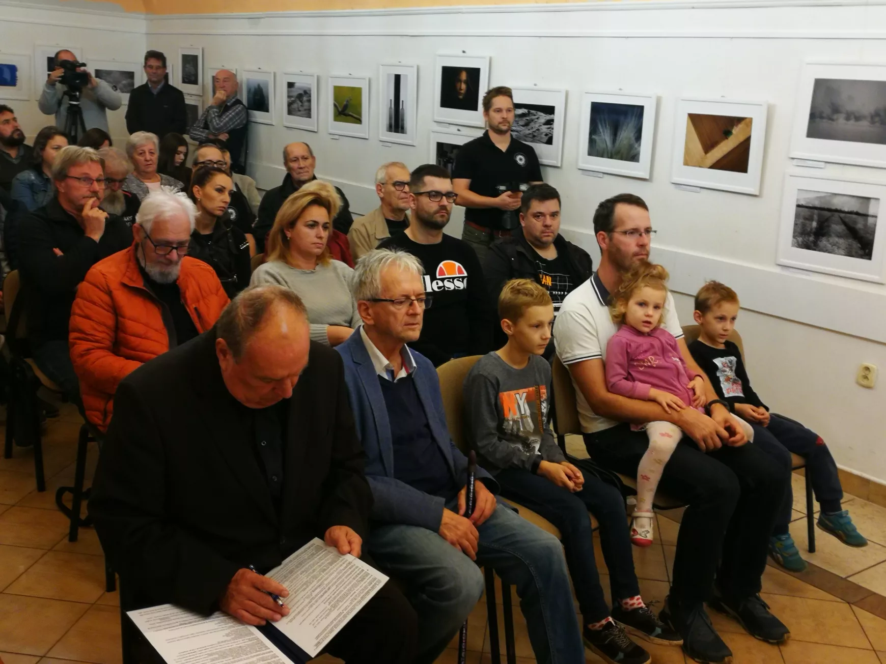 XXIII. Nemzetközti-Magyar Fotószalon vándorkiállítása: felvidéki alkotókat is díjaztak    KÉPEKKEL