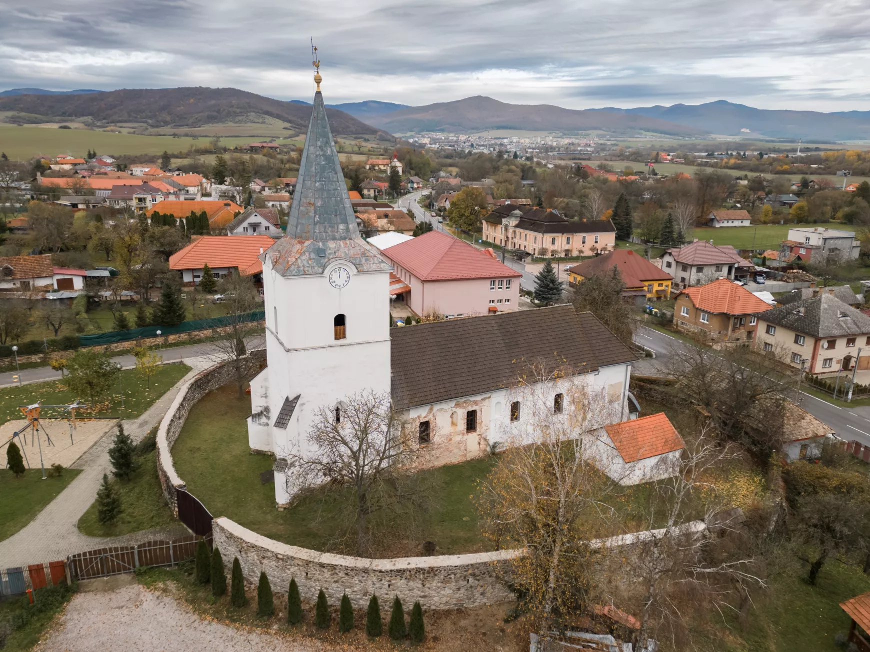 01_a_berzetei_reformatus_templom_foto_fabian_gergely