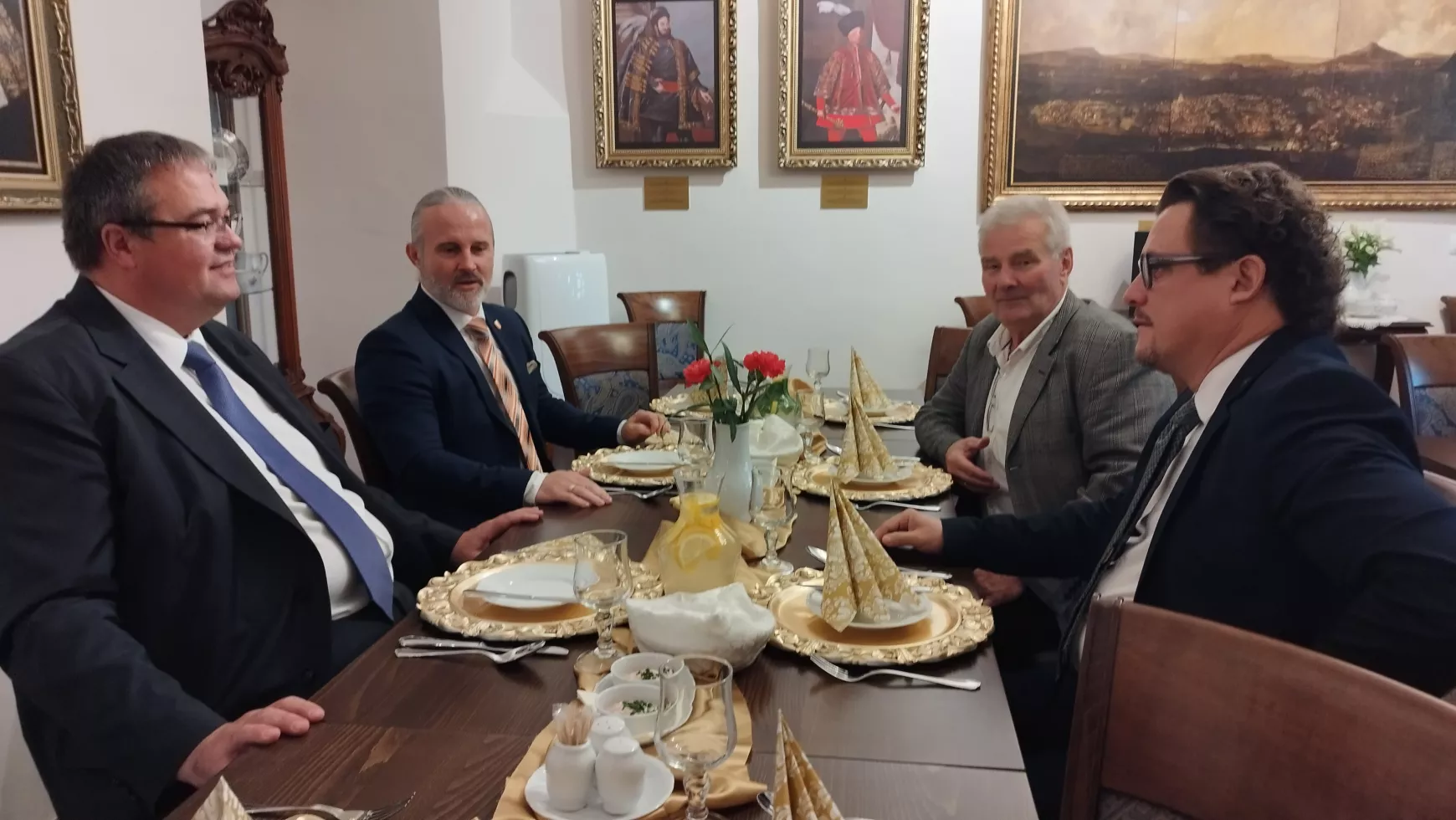Munkaebéd az Esterházy-kastélyban