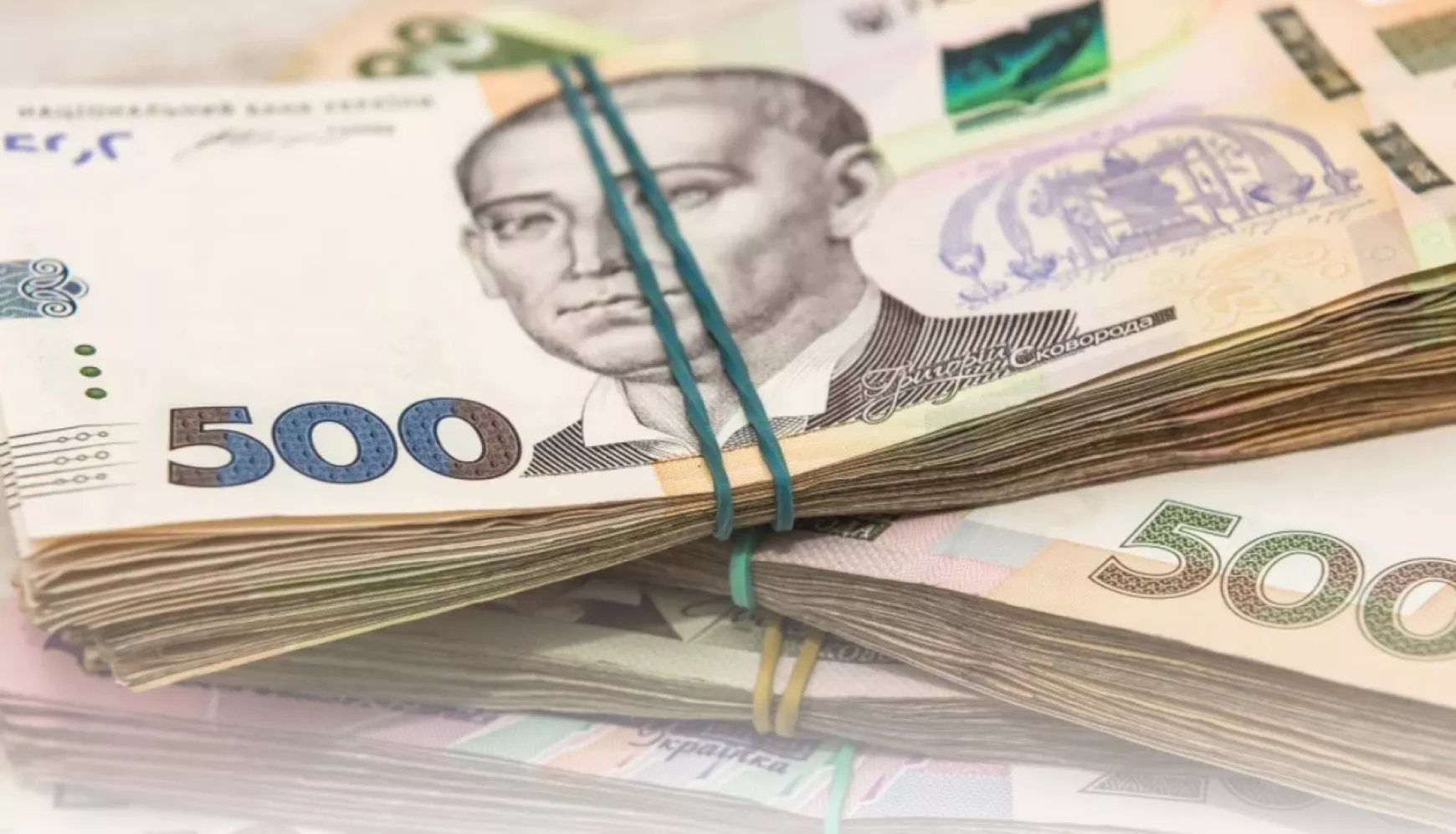 Nem spórolnak a mások pénzéből