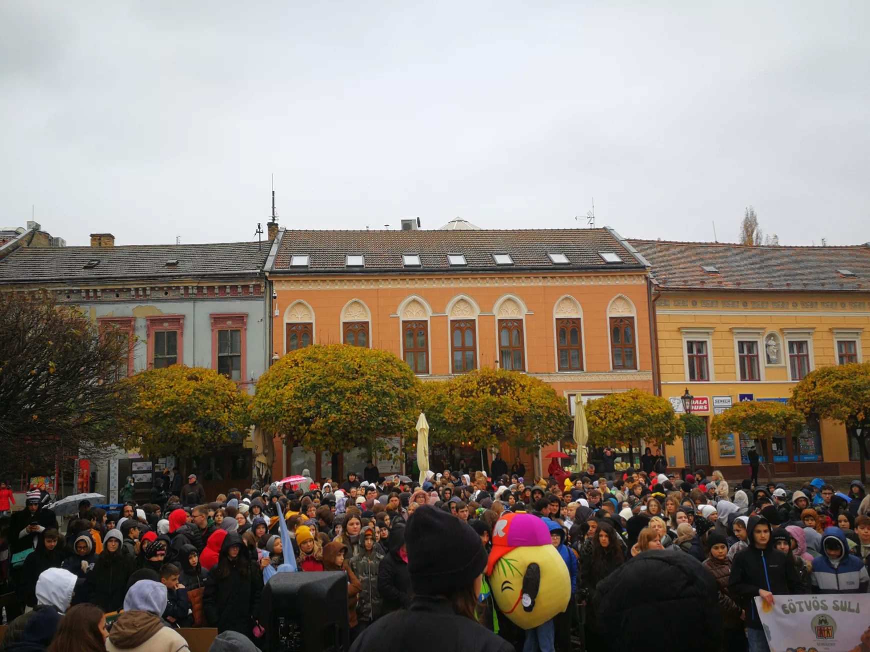 Közös dobolással a gyermekek jogaiért, Komáromban - KÉPEKKEL