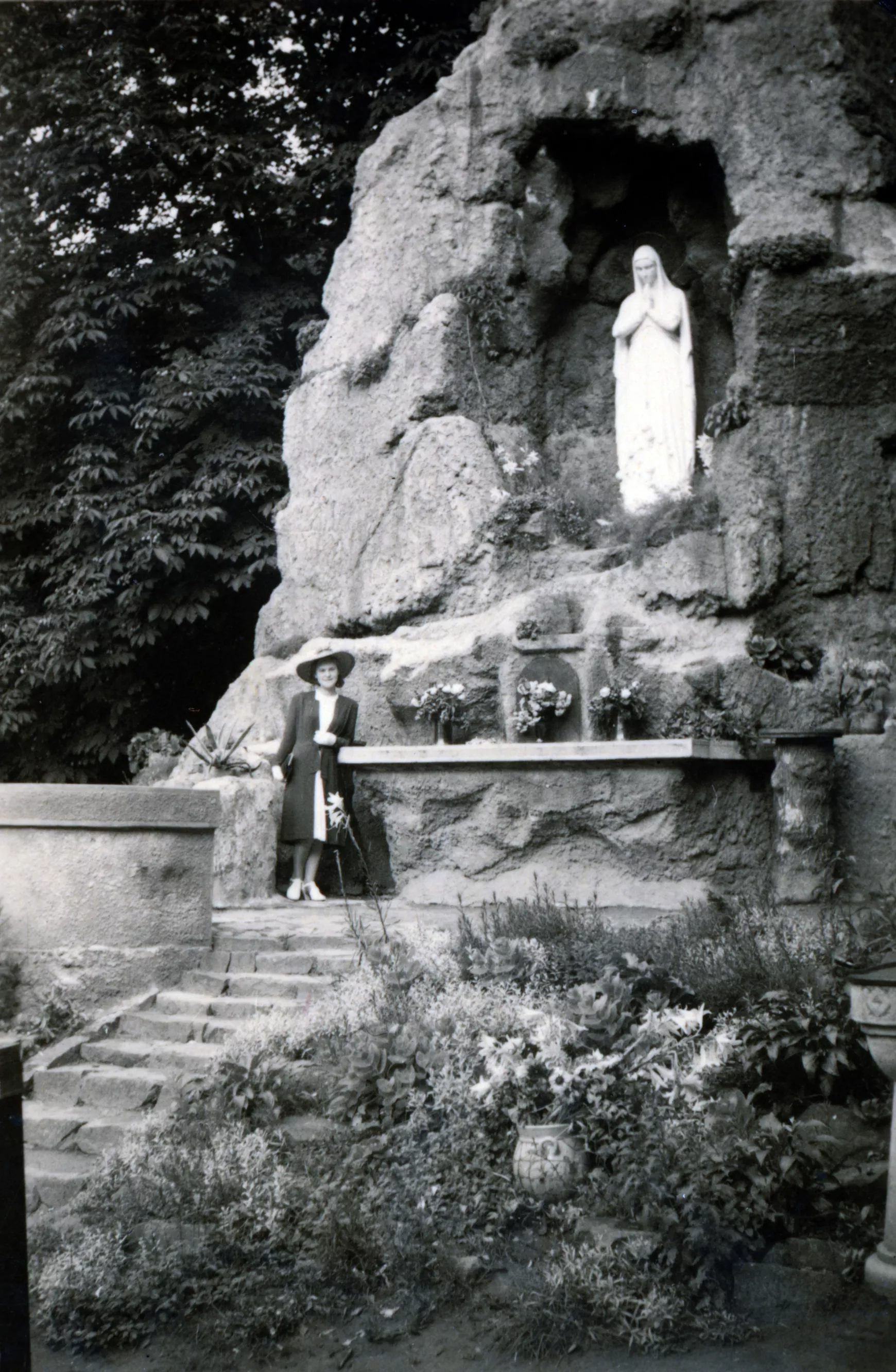Újszegedi Lourdes-i barlang