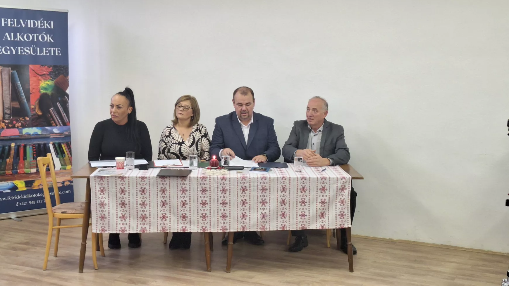 felvideki-alkotok-egyesulete-a-csoda-cimu-antologia-bemutatoja-02