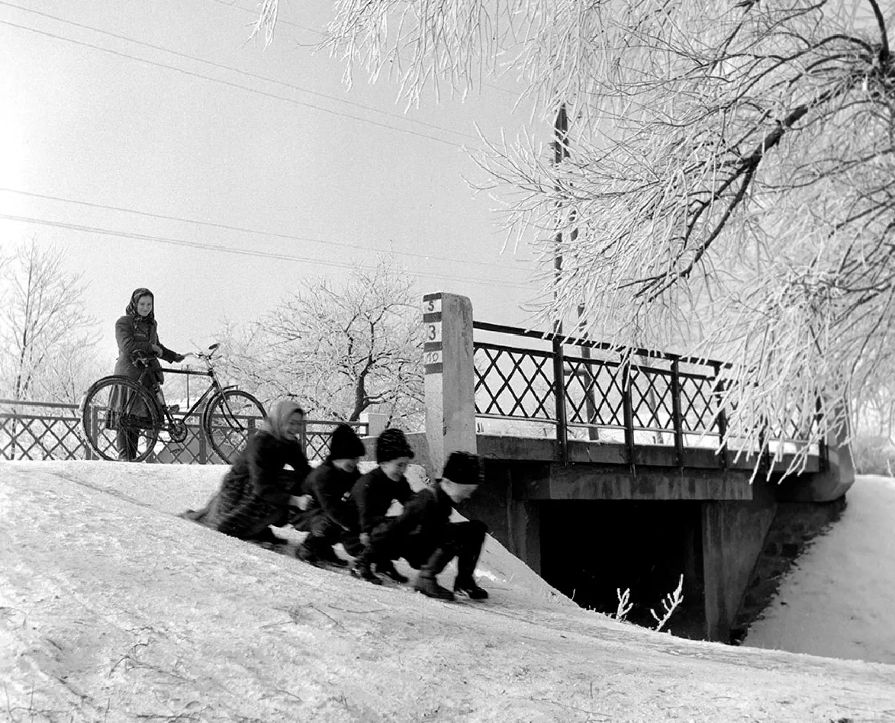 tél